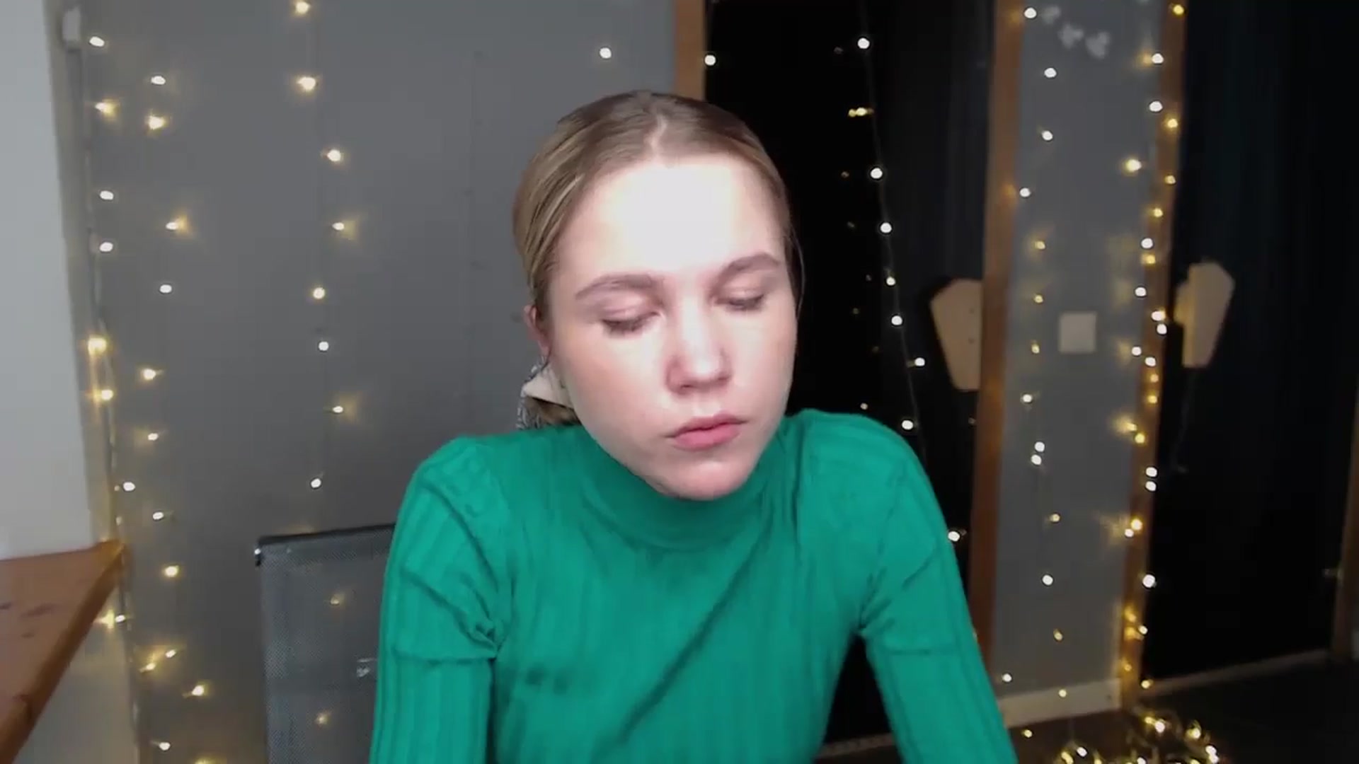 Gallery image thumbnail from Kate_Lewiss's myfreecams stream on, 11/20/2024, 09:03 image 17 of 20