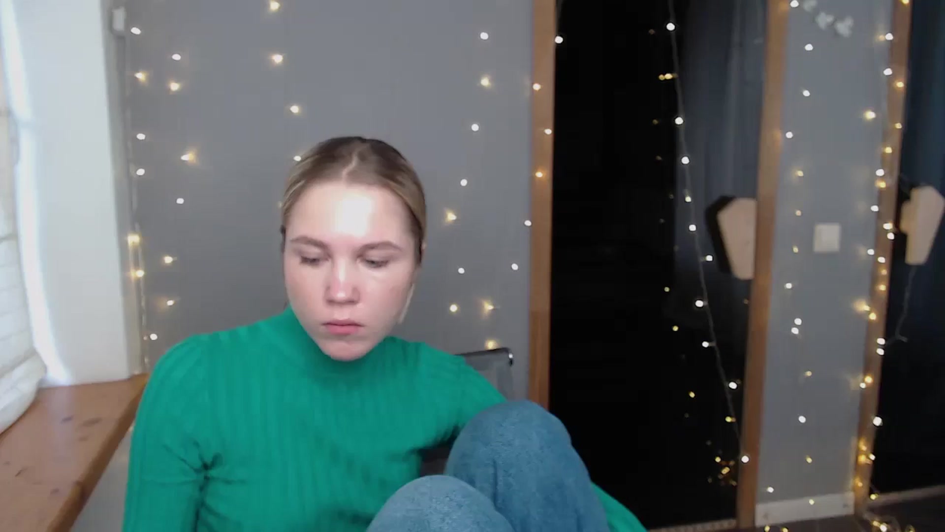 Gallery image thumbnail from Kate_Lewiss's myfreecams stream on, 11/20/2024, 09:03 image 11 of 20
