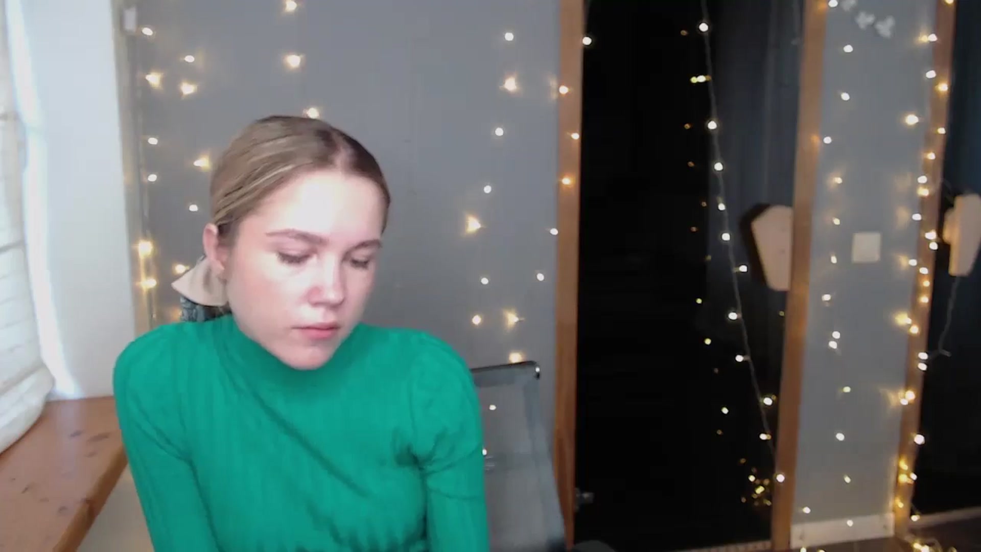 Gallery image thumbnail from Kate_Lewiss's myfreecams stream on, 11/20/2024, 09:03 image 4 of 20