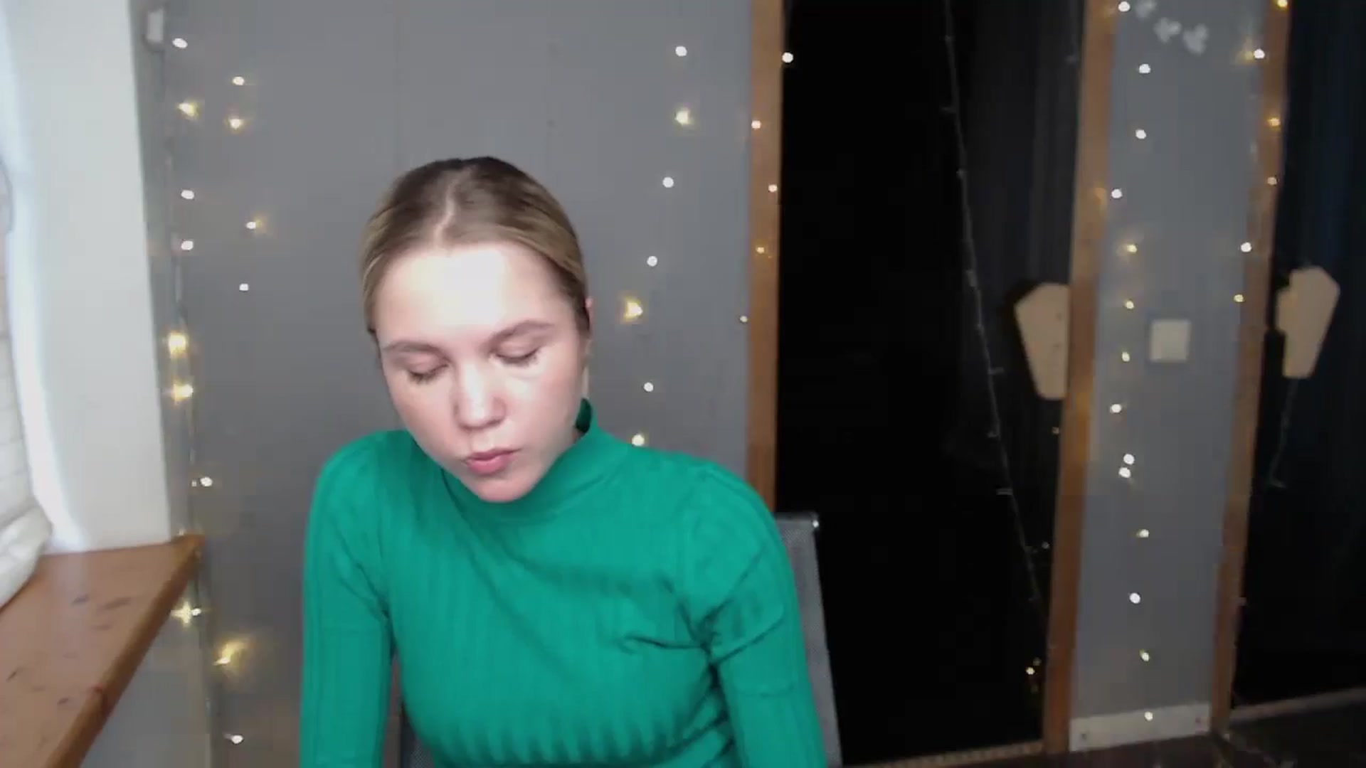 Gallery image thumbnail from Kate_Lewiss's myfreecams stream on, 11/20/2024, 12:04 image 13 of 20