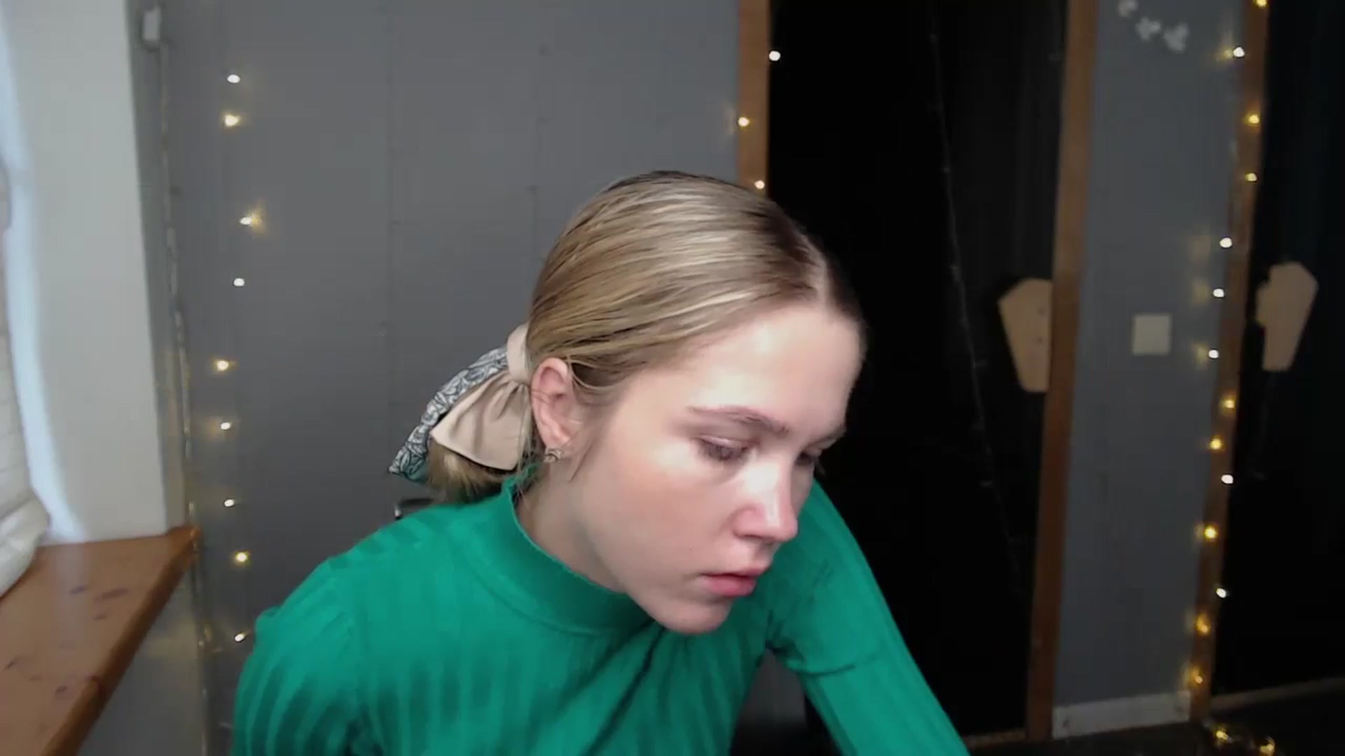 Gallery image thumbnail from Kate_Lewiss's myfreecams stream on, 11/20/2024, 12:04 image 5 of 20