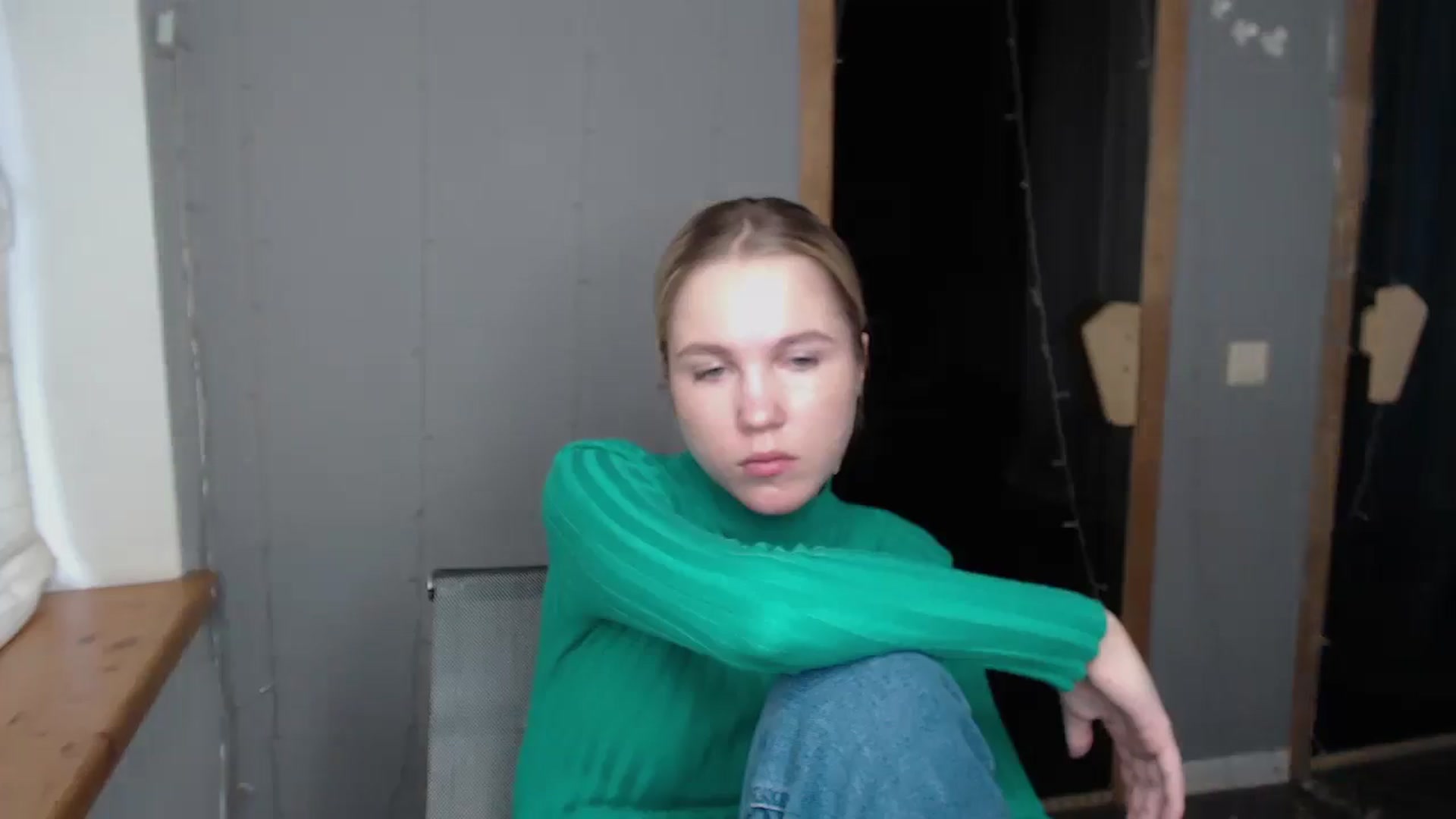 Gallery image thumbnail from Kate_Lewiss's myfreecams stream on, 11/20/2024, 12:04 image 18 of 20