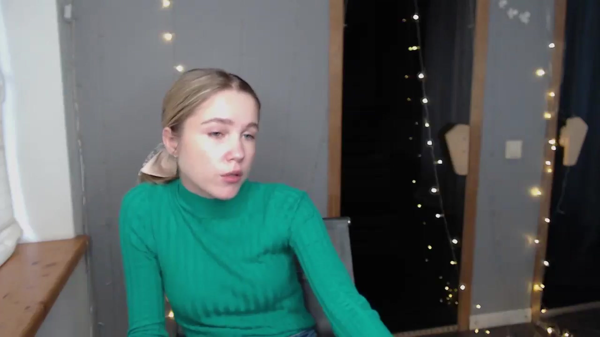 Gallery image thumbnail from Kate_Lewiss's myfreecams stream on, 11/20/2024, 12:04 image 2 of 20