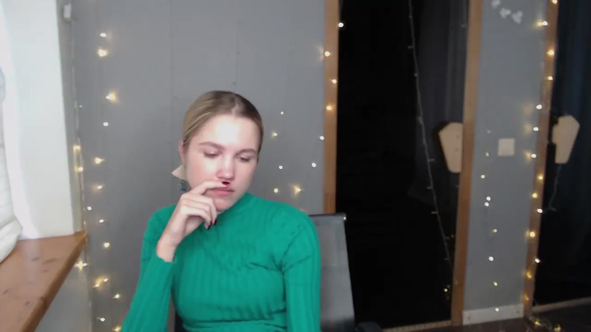 Gallery image thumbnail from Kate_Lewiss's myfreecams stream on, 11/20/2024, 12:04 image 10 of 20