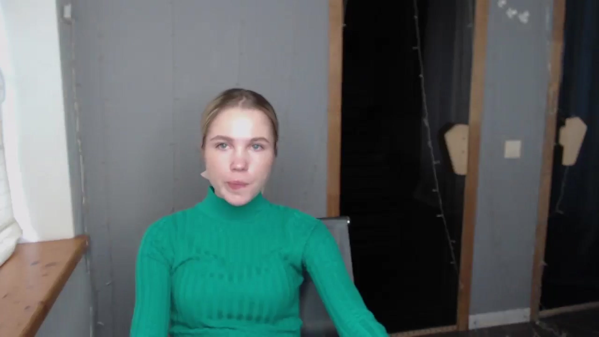 Gallery image thumbnail from Kate_Lewiss's myfreecams stream on, 11/20/2024, 12:04 image 4 of 20