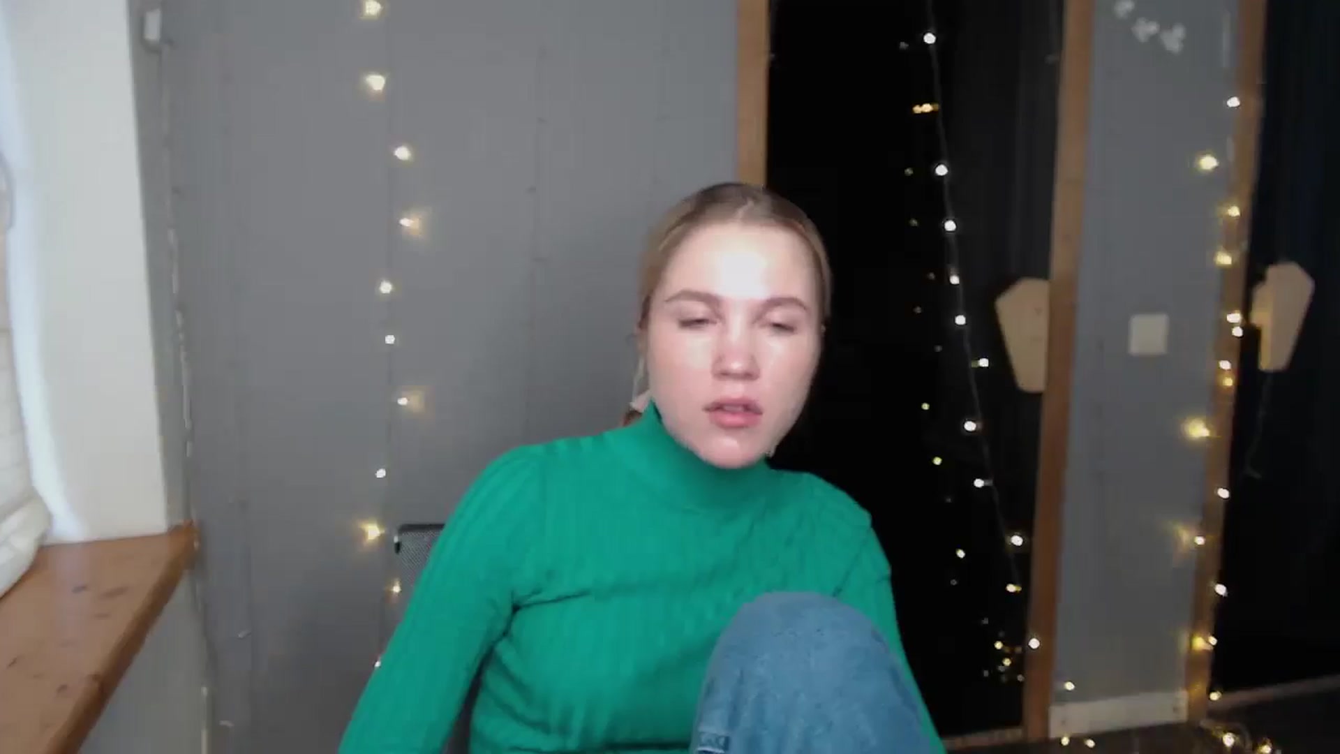 Gallery image thumbnail from Kate_Lewiss's myfreecams stream on, 11/20/2024, 12:04 image 19 of 20