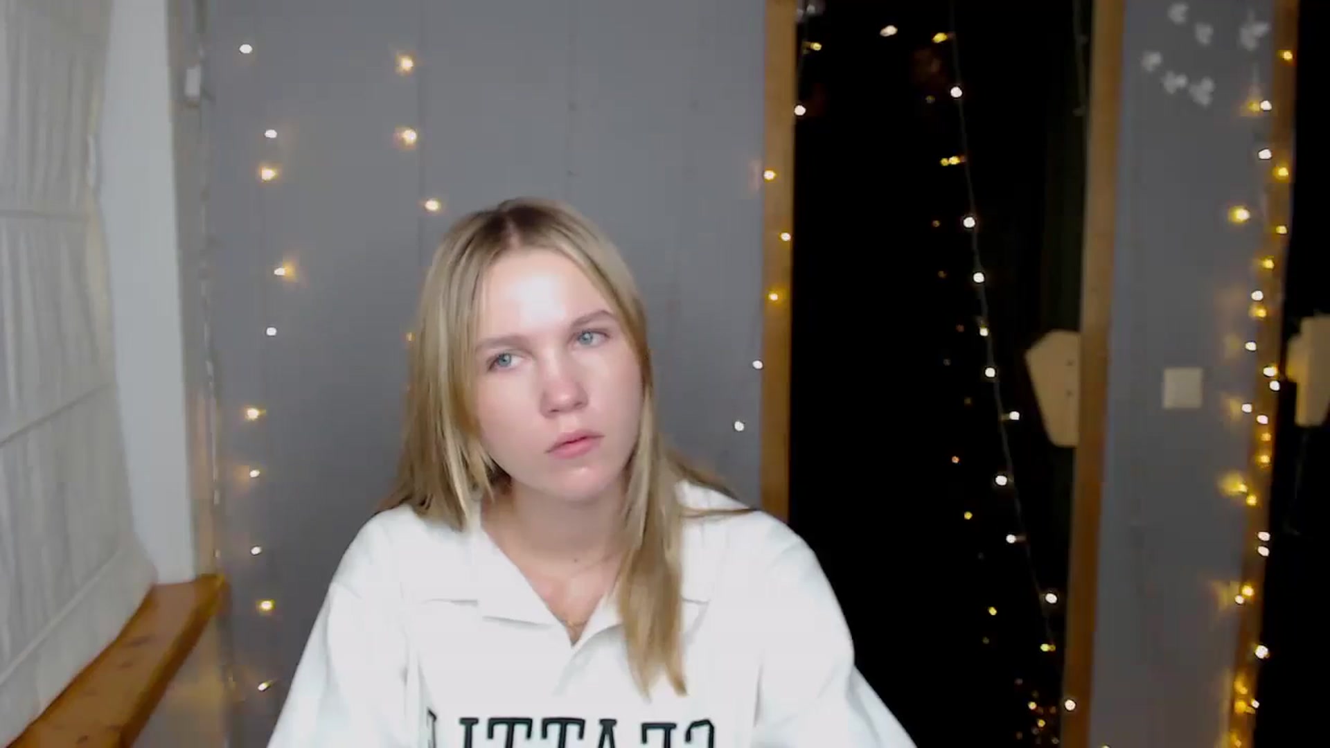 Gallery image thumbnail from Kate_Lewiss's myfreecams stream on, 11/21/2024, 13:20 image 5 of 20