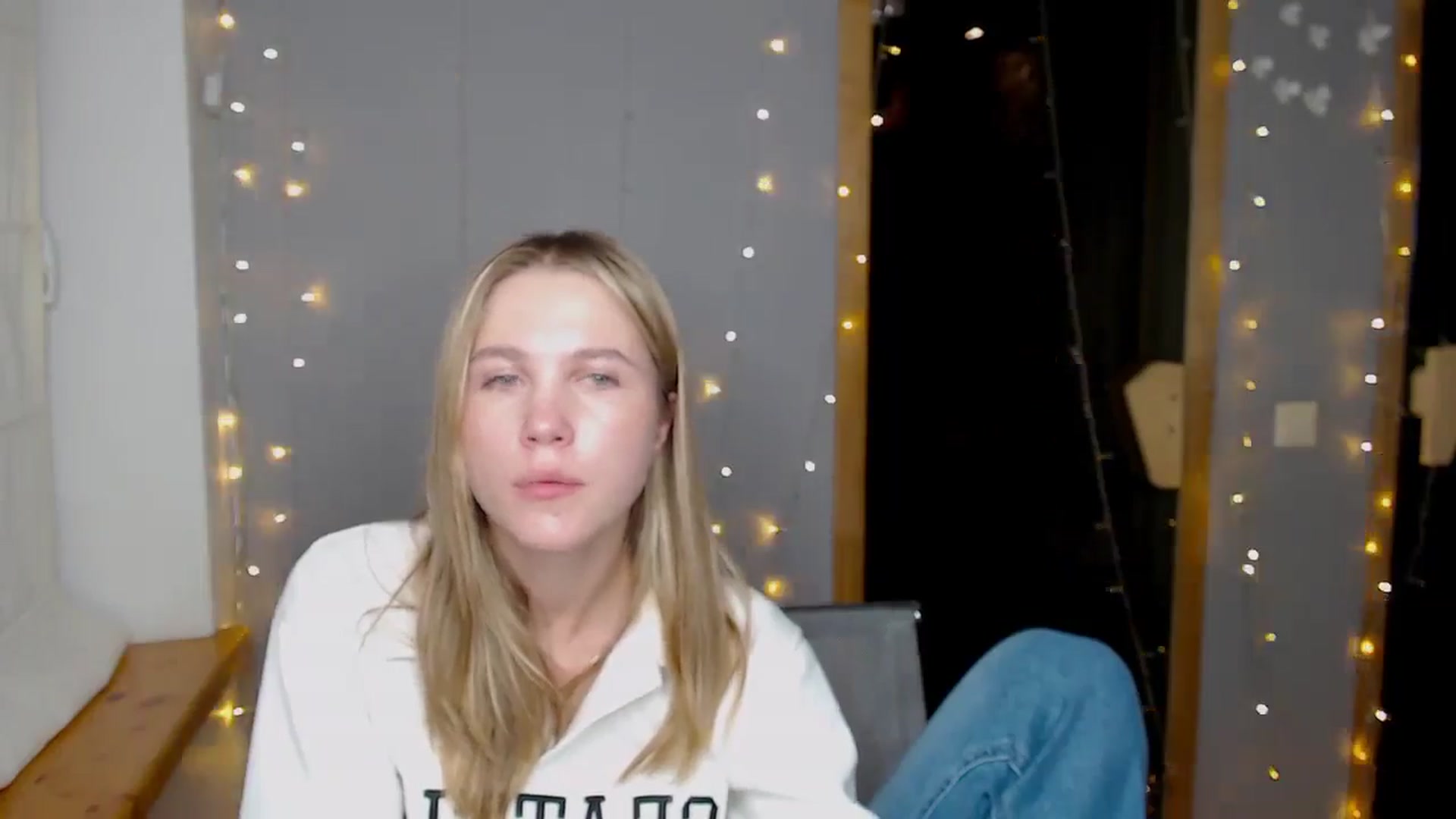 Gallery image thumbnail from Kate_Lewiss's myfreecams stream on, 11/21/2024, 13:20 image 9 of 20