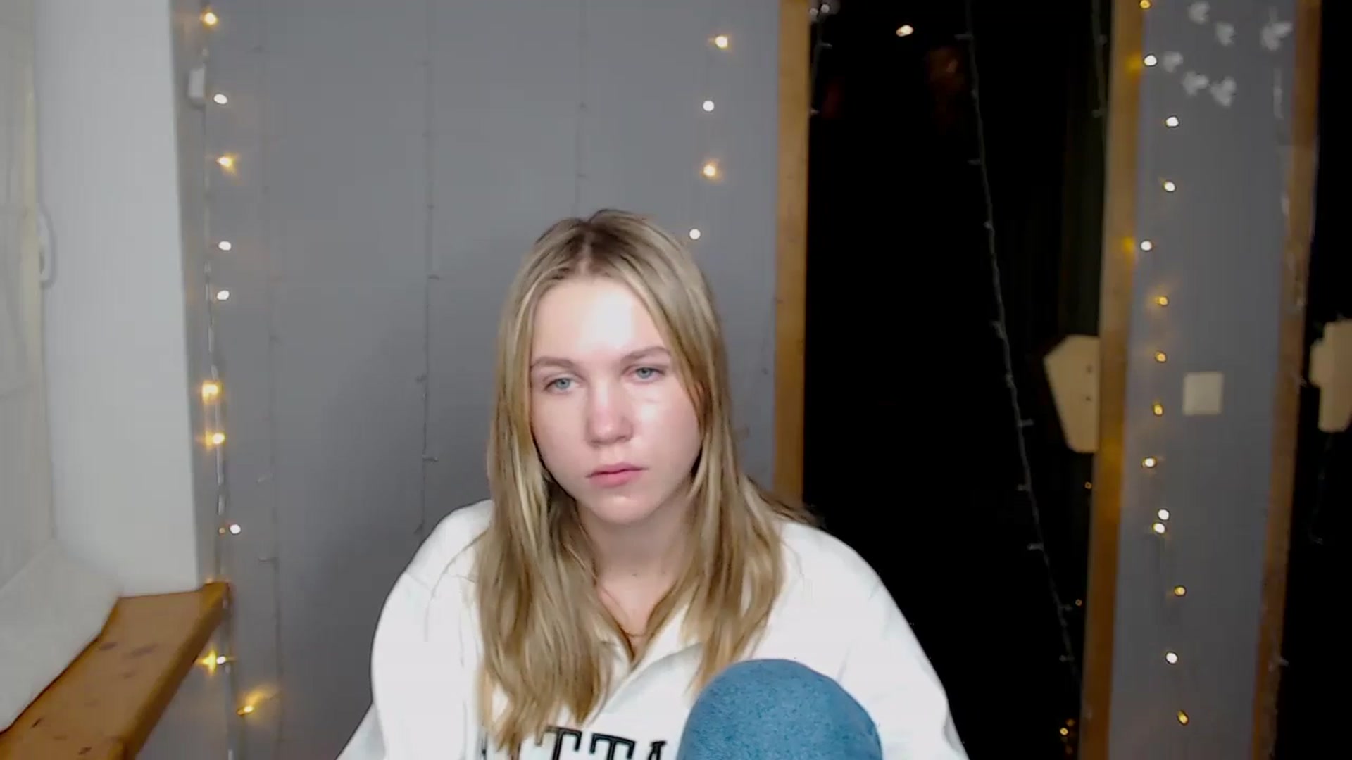 Gallery image thumbnail from Kate_Lewiss's myfreecams stream on, 11/21/2024, 13:20 image 16 of 20
