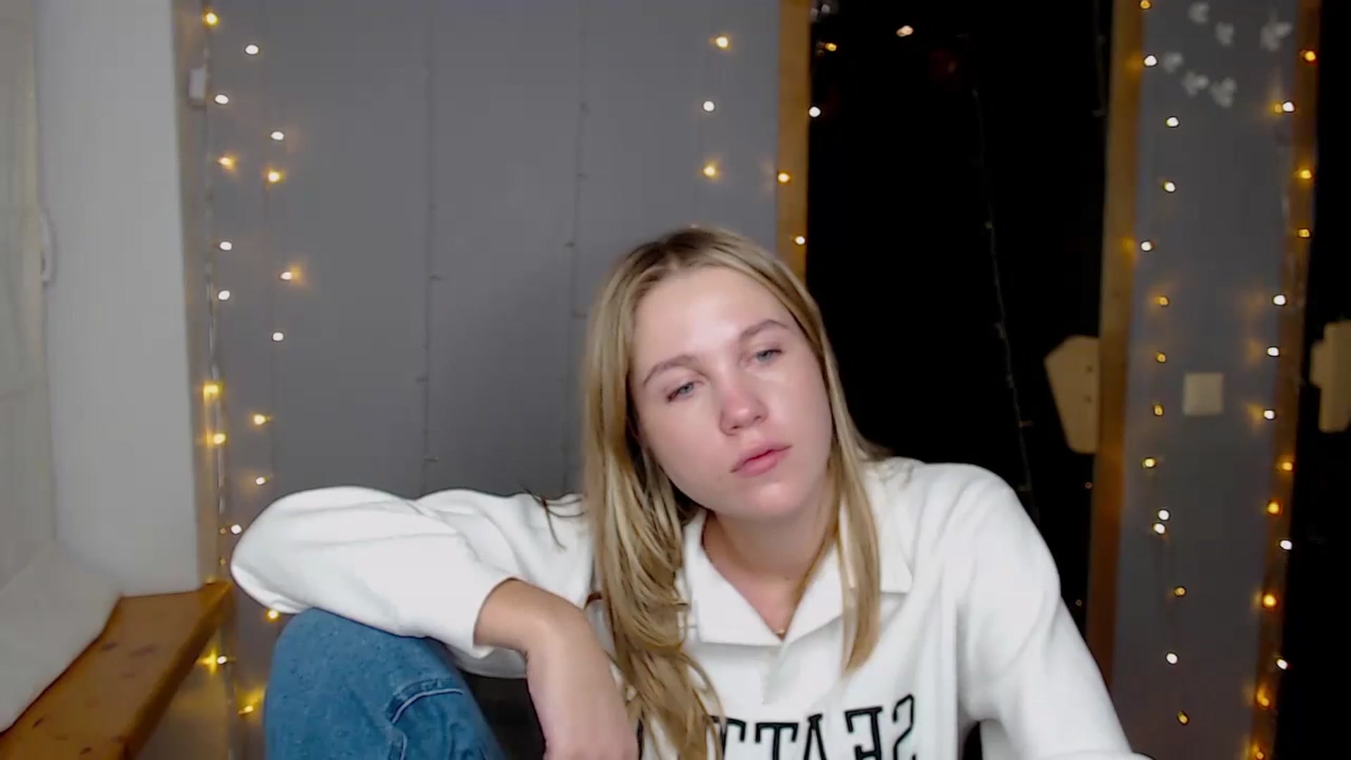 Gallery image thumbnail from Kate_Lewiss's myfreecams stream on, 11/21/2024, 13:59 image 7 of 20