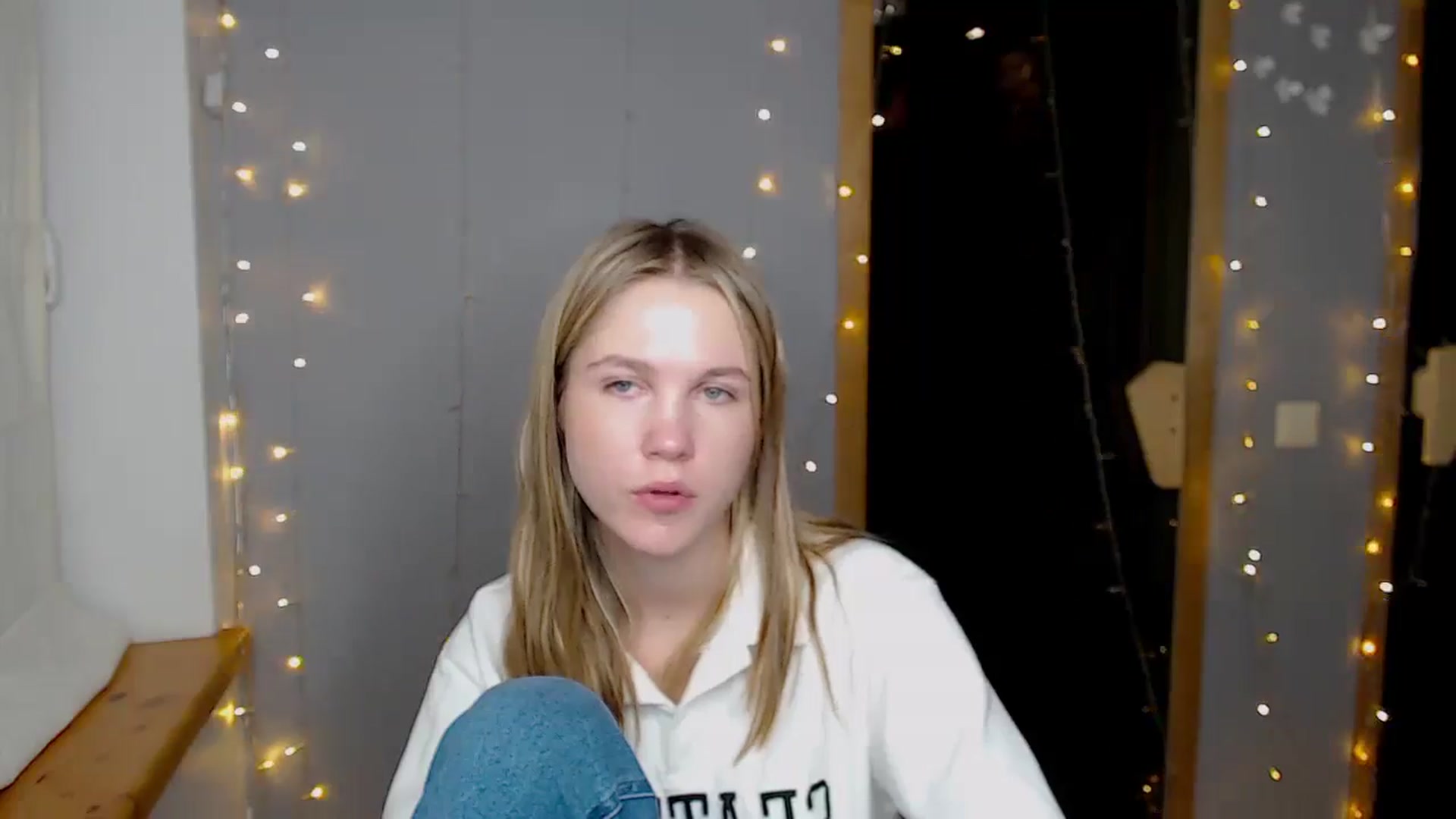 Gallery image thumbnail from Kate_Lewiss's myfreecams stream on, 11/21/2024, 13:59 image 18 of 20