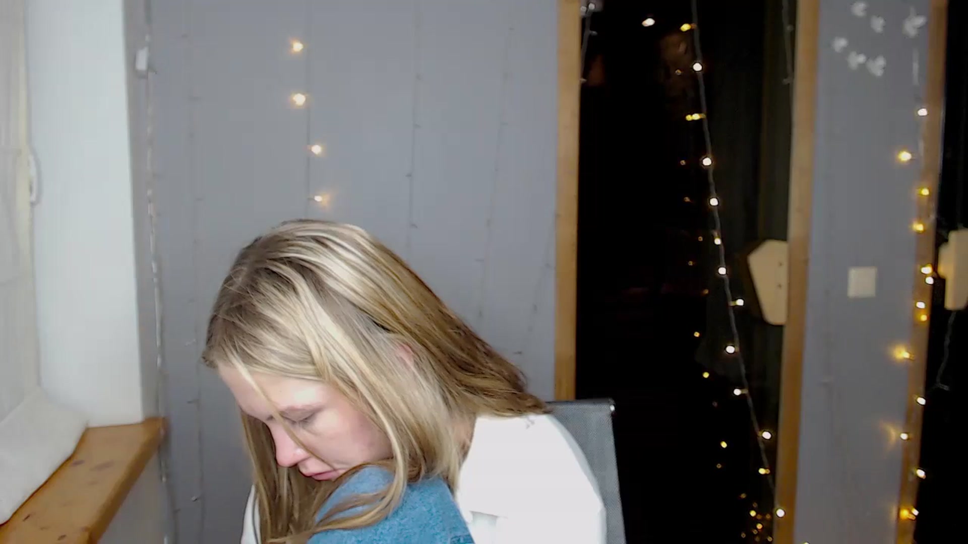 Gallery image thumbnail from Kate_Lewiss's myfreecams stream on, 11/21/2024, 13:59 image 10 of 20