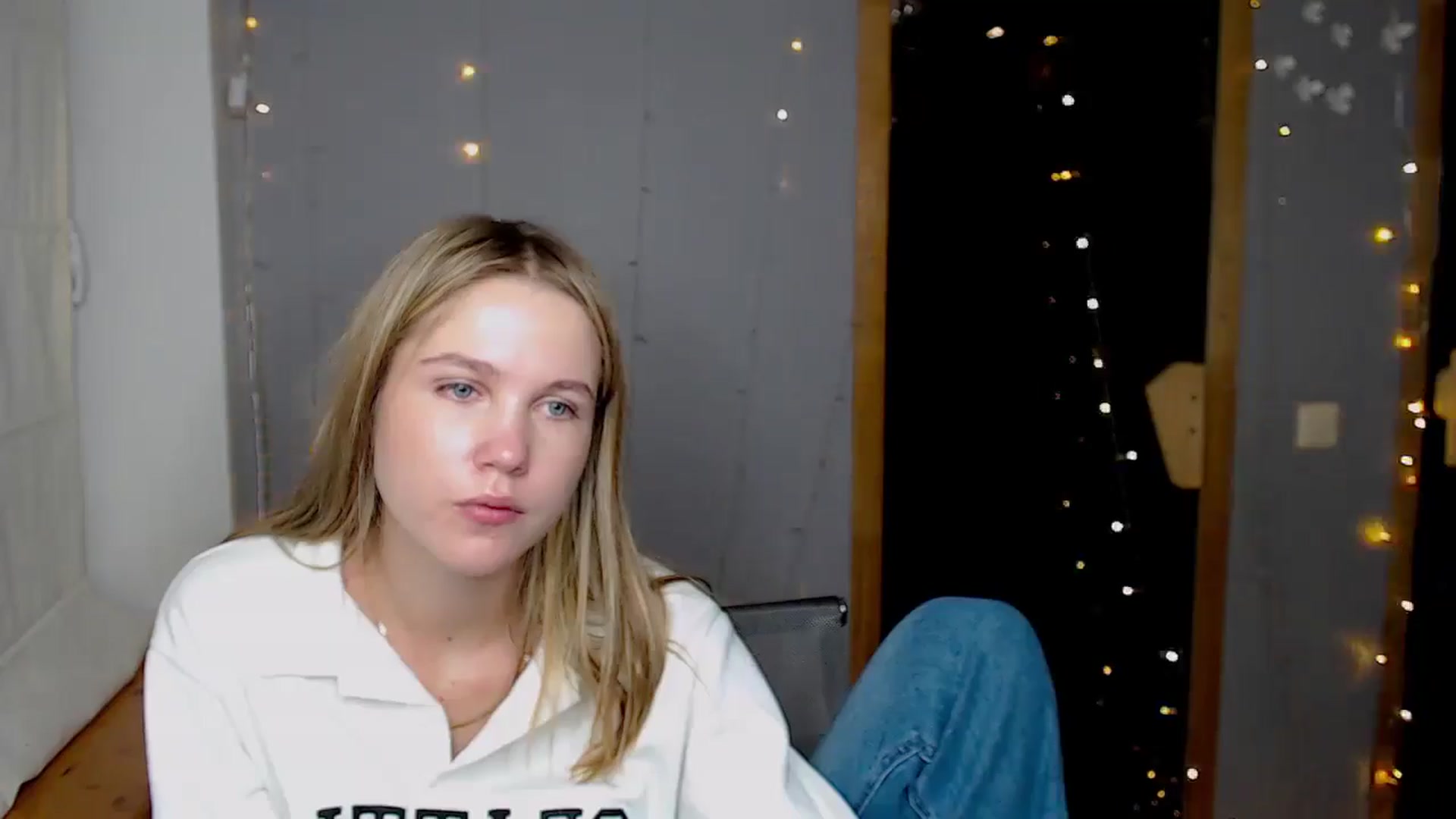 Gallery image thumbnail from Kate_Lewiss's myfreecams stream on, 11/21/2024, 16:00 image 6 of 20