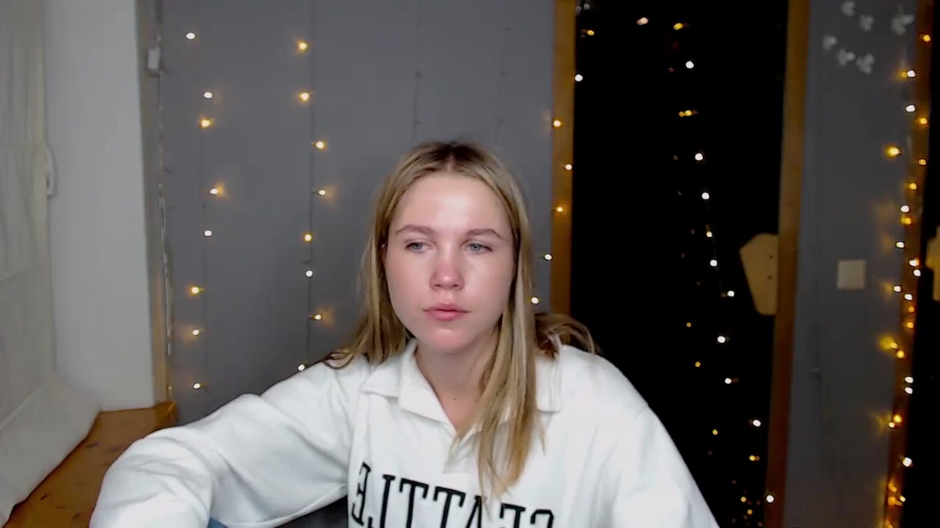Gallery image thumbnail from Kate_Lewiss's myfreecams stream on, 11/21/2024, 16:00 image 13 of 20