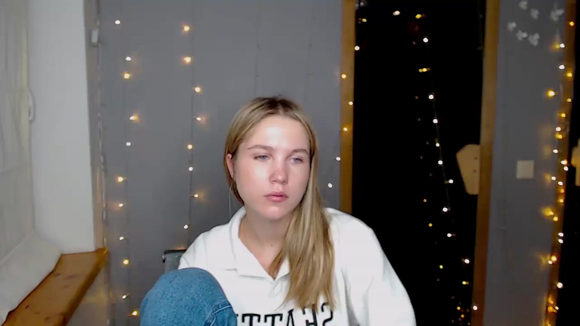 Gallery image thumbnail from Kate_Lewiss's myfreecams stream on, 11/21/2024, 16:00 image 9 of 20