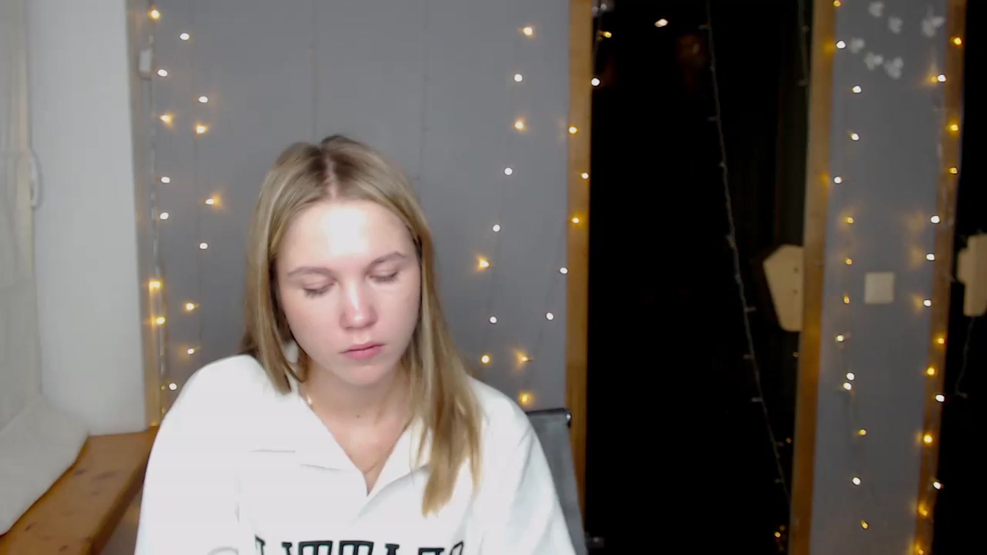 Gallery image thumbnail from Kate_Lewiss's myfreecams stream on, 11/21/2024, 16:00 image 1 of 20