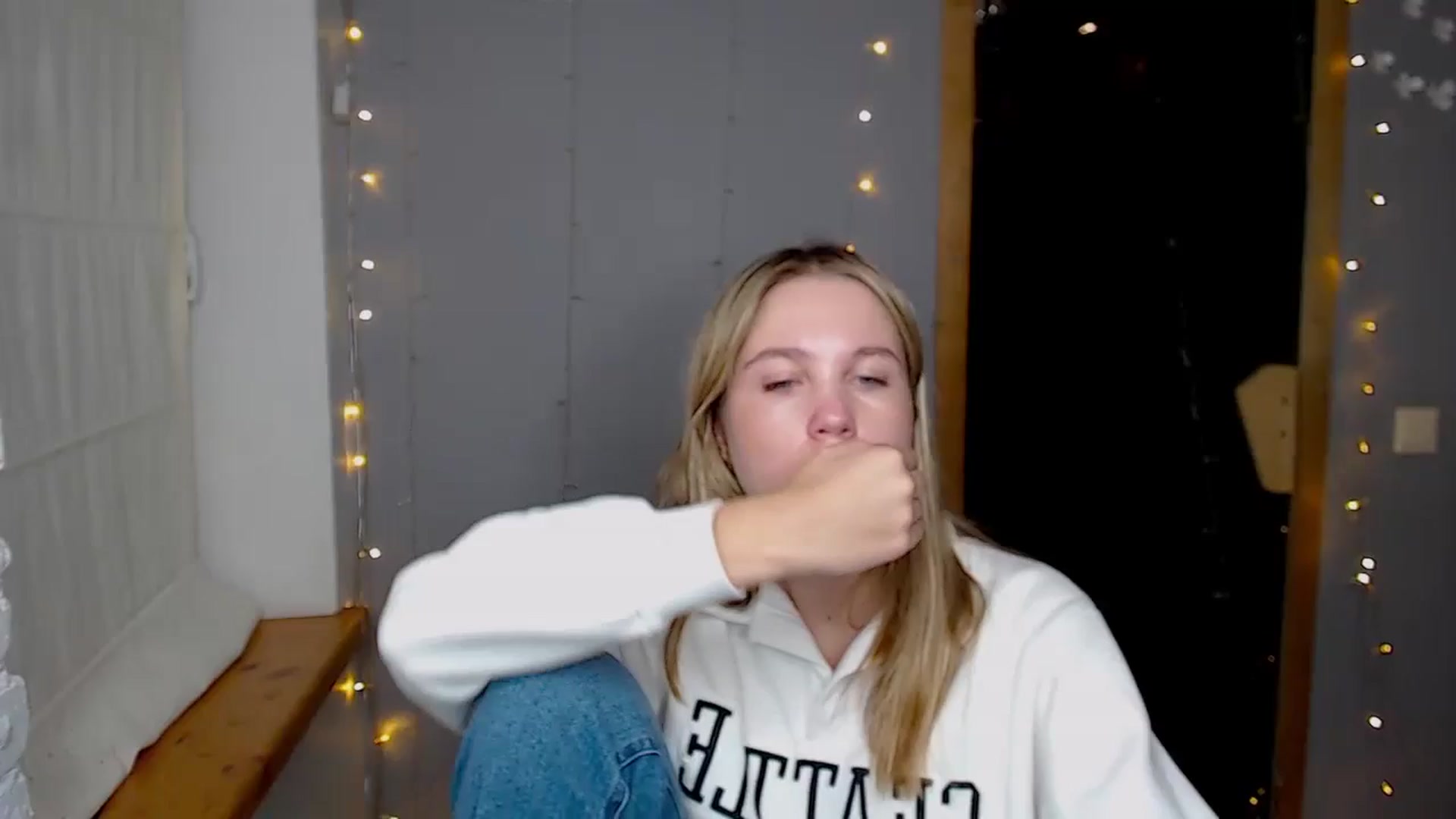 Gallery image thumbnail from Kate_Lewiss's myfreecams stream on, 11/21/2024, 17:22 image 5 of 20