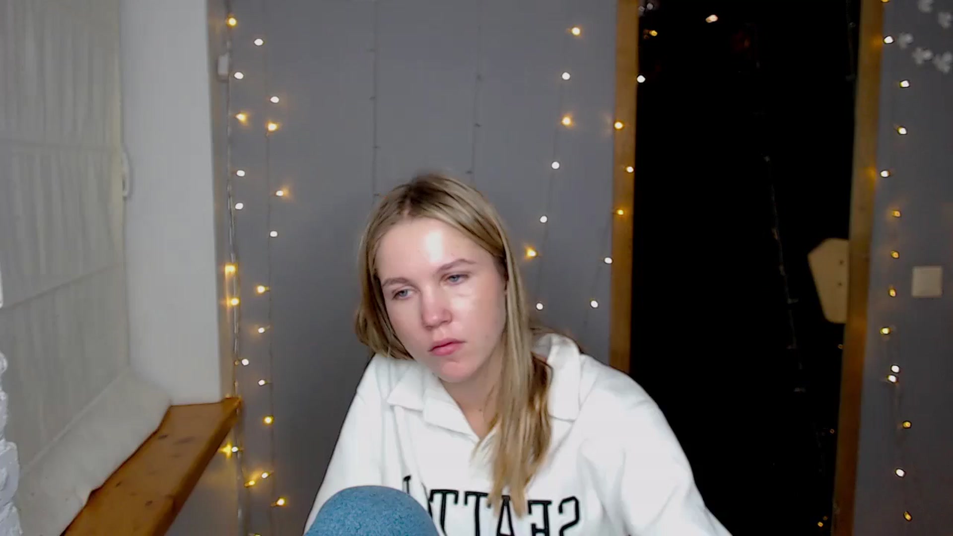Gallery image thumbnail from Kate_Lewiss's myfreecams stream on, 11/21/2024, 17:22 image 8 of 20