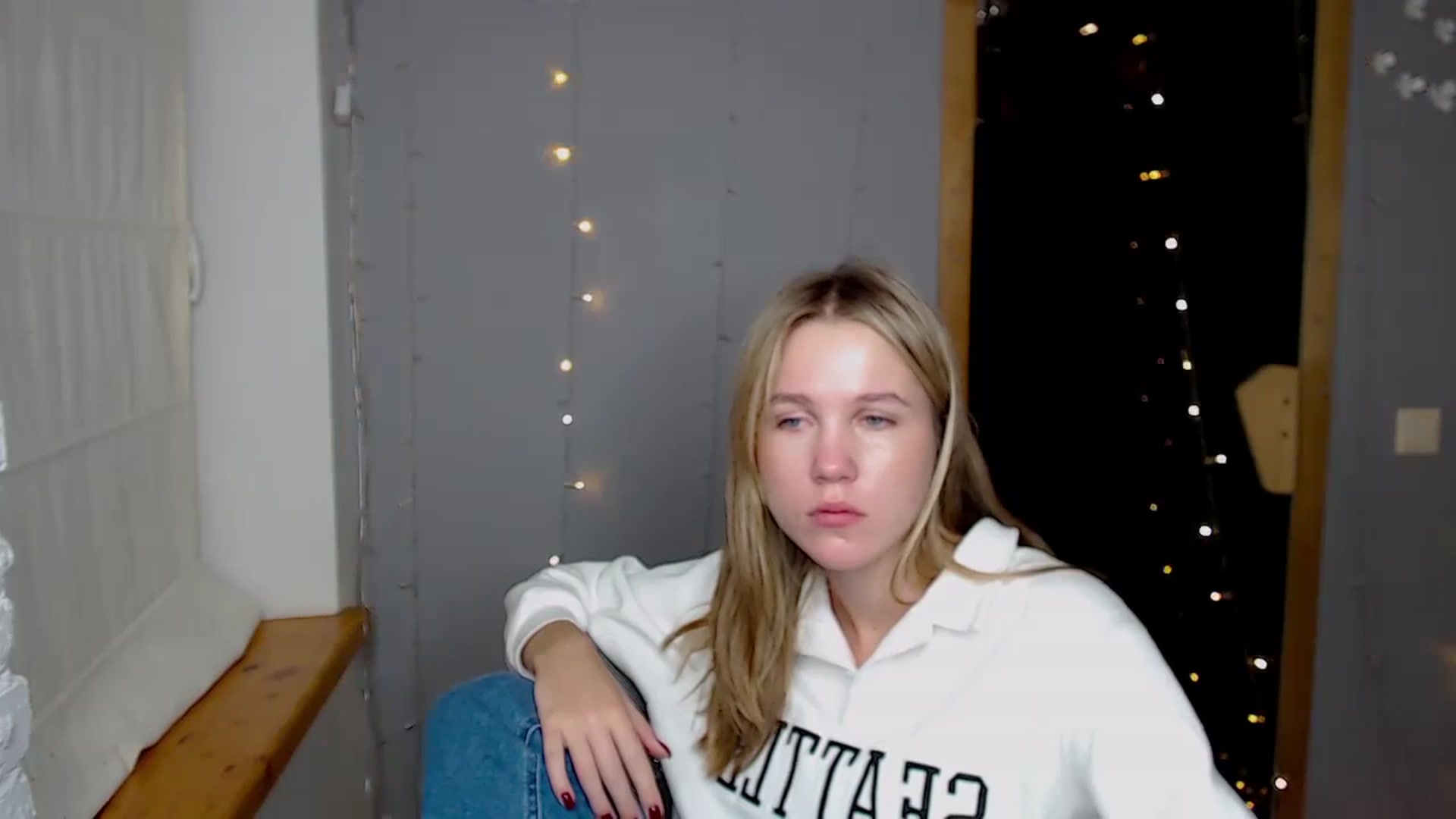 Gallery image thumbnail from Kate_Lewiss's myfreecams stream on, 11/21/2024, 17:22 image 15 of 20