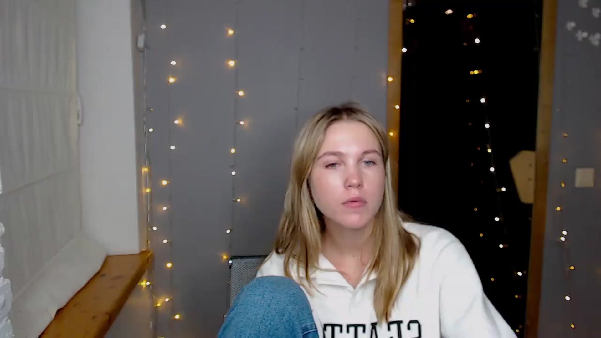 Gallery image thumbnail from Kate_Lewiss's myfreecams stream on, 11/21/2024, 17:22 image 6 of 20