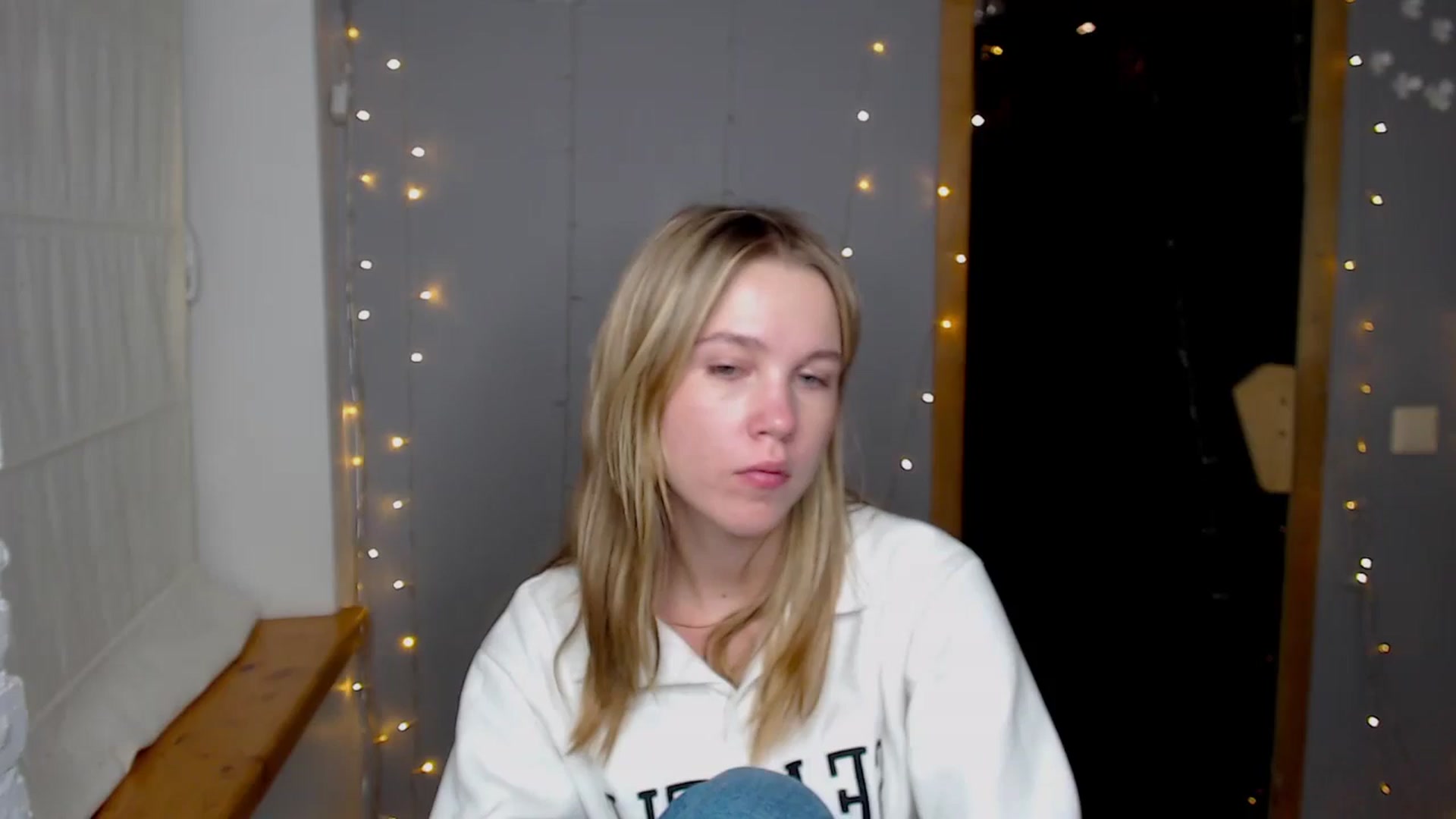 Gallery image thumbnail from Kate_Lewiss's myfreecams stream on, 11/21/2024, 18:07 image 2 of 20