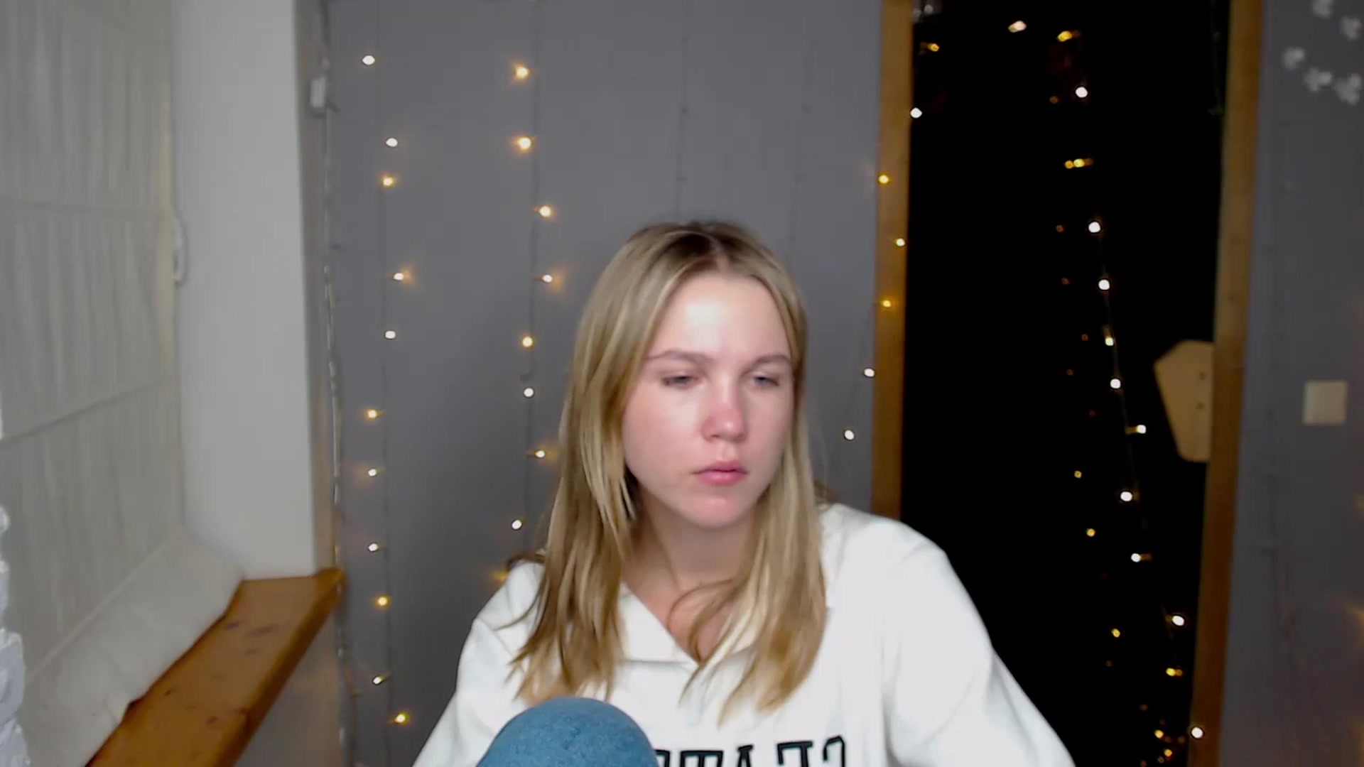 Gallery image thumbnail from Kate_Lewiss's myfreecams stream on, 11/21/2024, 18:07 image 13 of 20