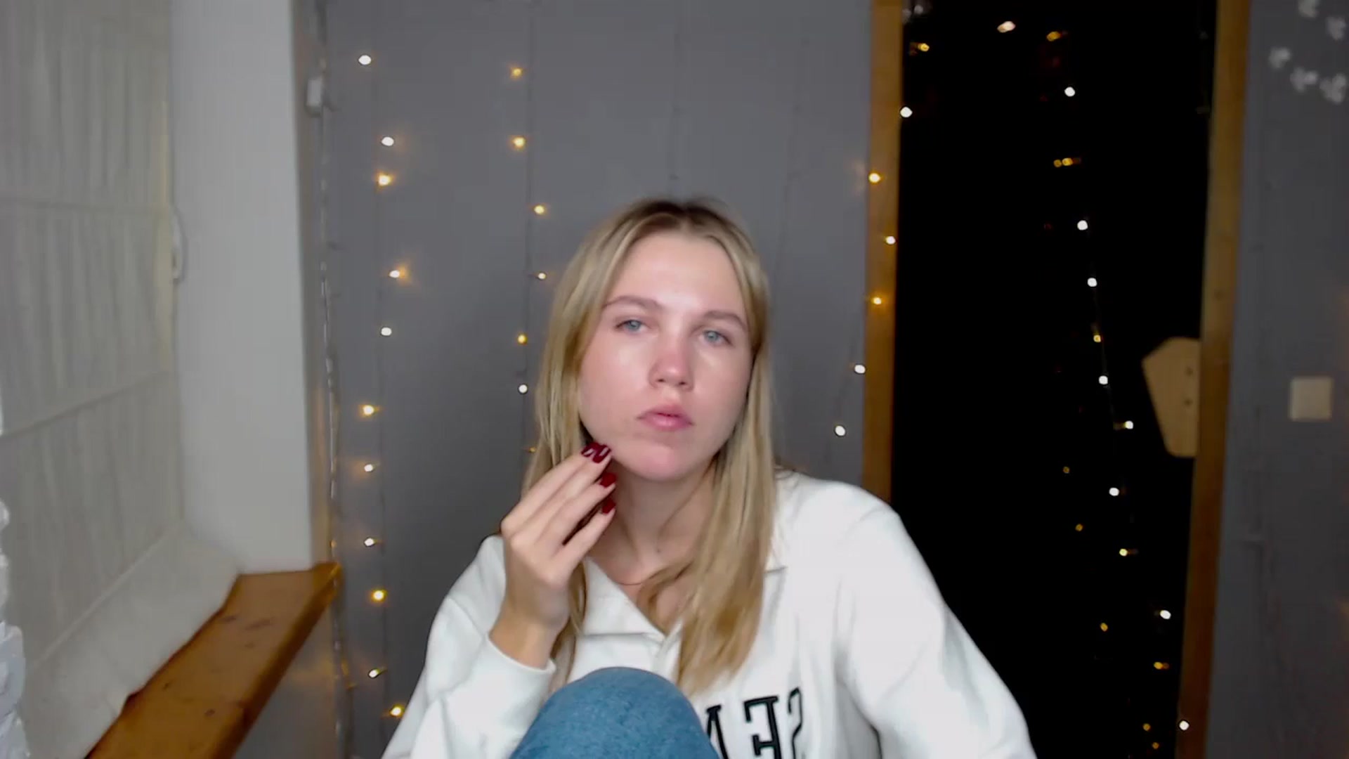 Gallery image thumbnail from Kate_Lewiss's myfreecams stream on, 11/21/2024, 18:07 image 5 of 20