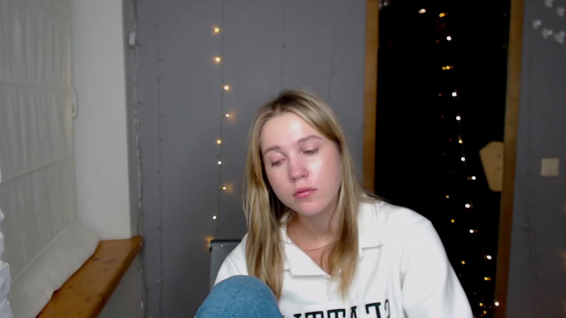 Gallery image thumbnail from Kate_Lewiss's myfreecams stream on, 11/21/2024, 18:07 image 1 of 20