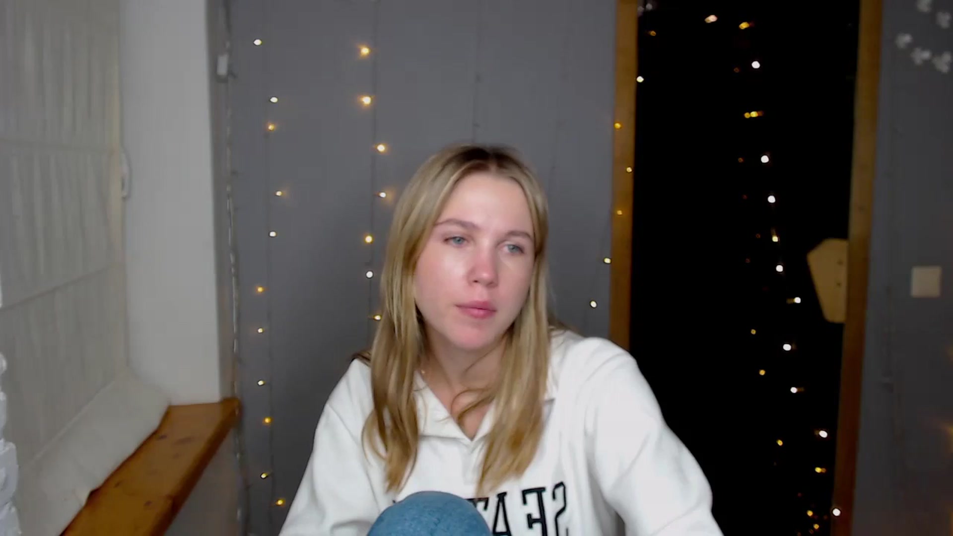 Gallery image thumbnail from Kate_Lewiss's myfreecams stream on, 11/21/2024, 18:07 image 6 of 20