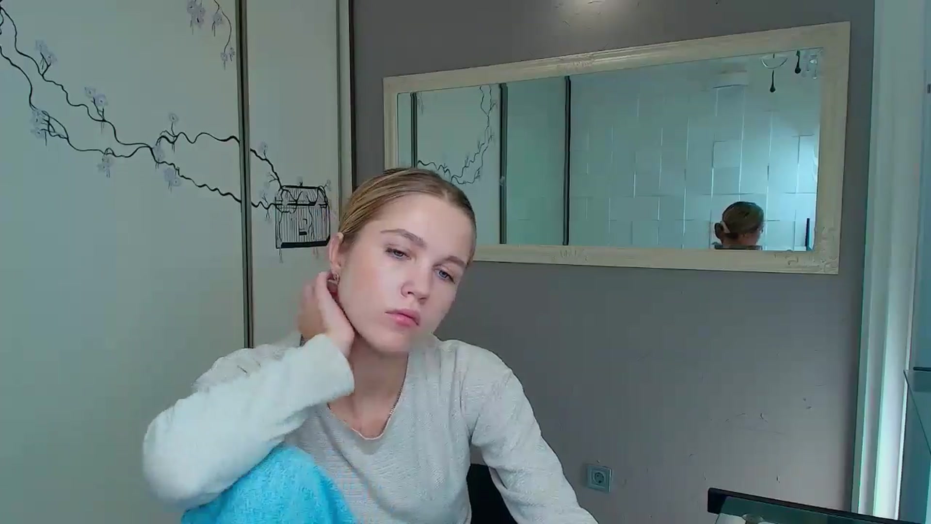 Gallery image thumbnail from Kate_Lewiss's myfreecams stream on, 11/22/2024, 08:01 image 14 of 20