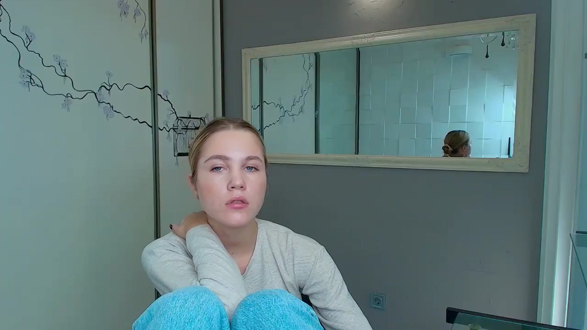 Gallery image thumbnail from Kate_Lewiss's myfreecams stream on, 11/22/2024, 08:01 image 7 of 20
