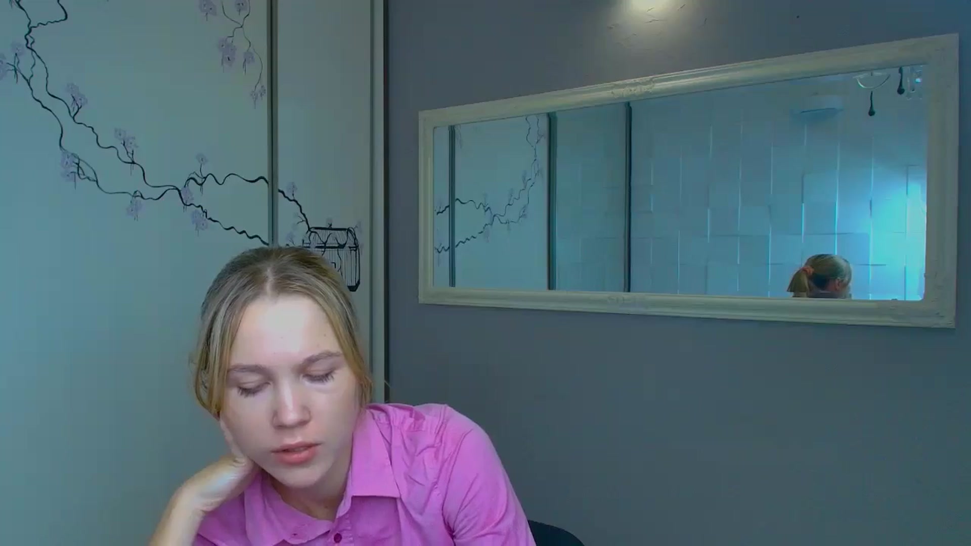 Gallery image thumbnail from Kate_Lewiss's myfreecams stream on, 11/25/2024, 10:37 image 17 of 20