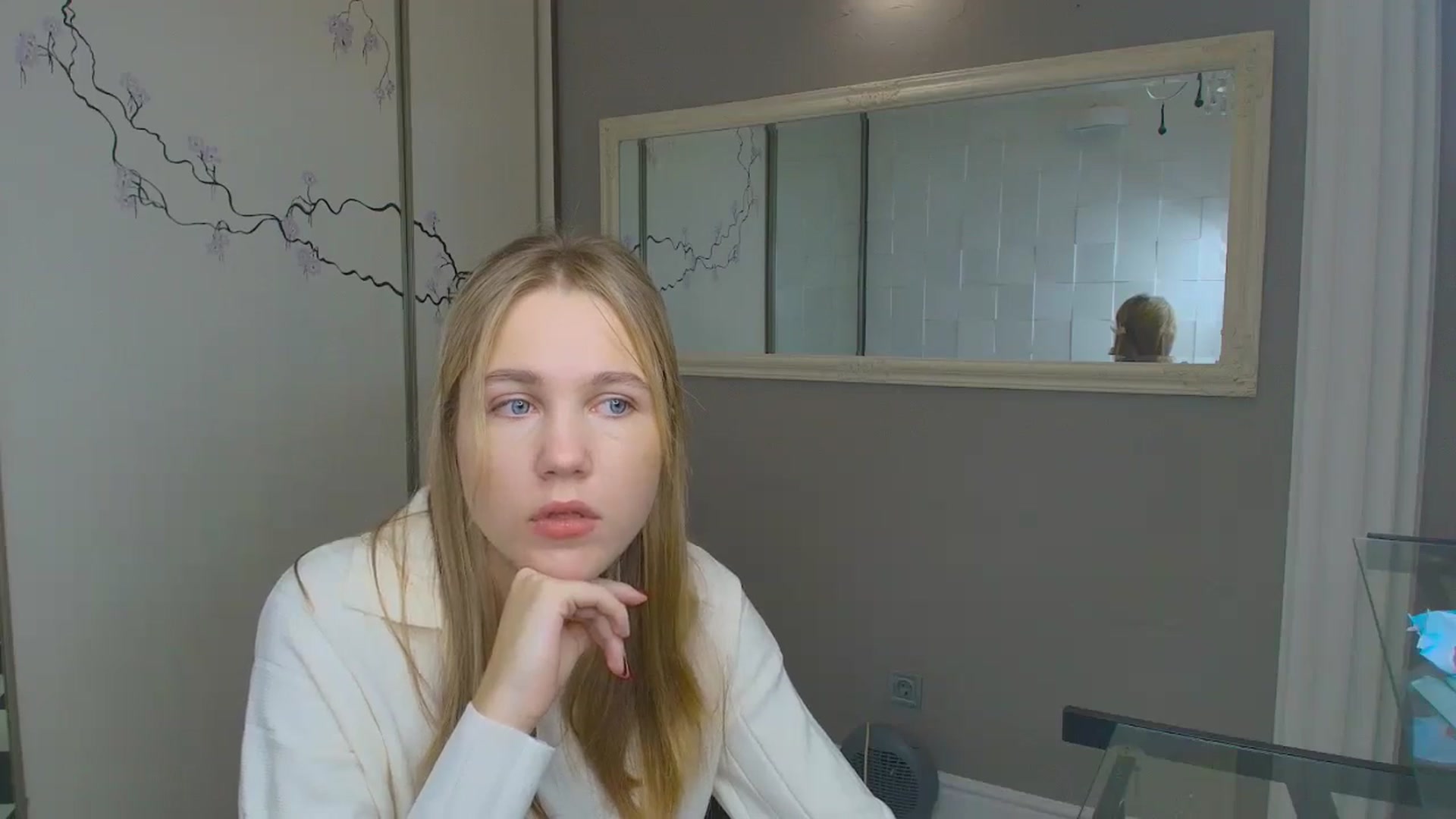 Gallery image thumbnail from Kate_Lewiss's myfreecams stream on, 11/26/2024, 08:20 image 10 of 20