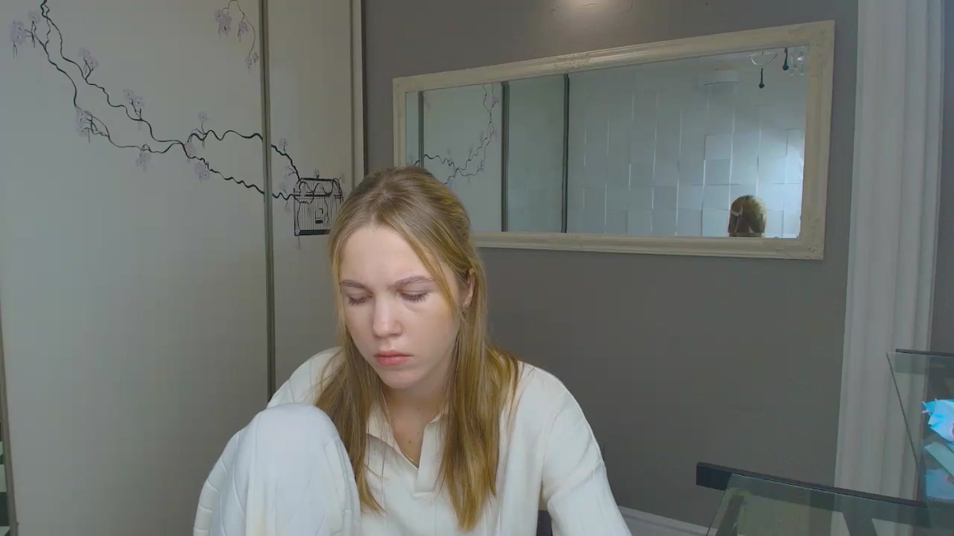Gallery image thumbnail from Kate_Lewiss's myfreecams stream on, 11/26/2024, 08:20 image 17 of 20
