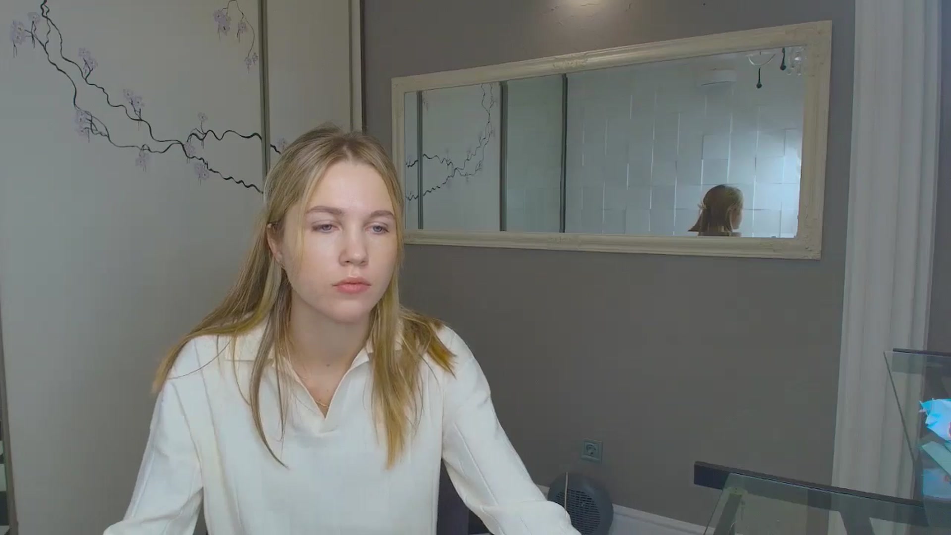 Gallery image thumbnail from Kate_Lewiss's myfreecams stream on, 11/26/2024, 08:20 image 19 of 20