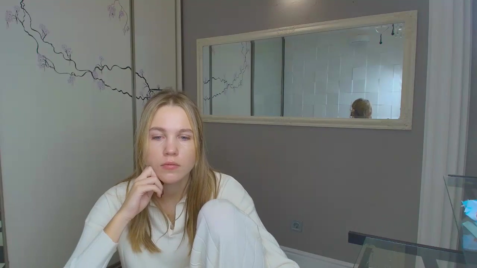 Gallery image thumbnail from Kate_Lewiss's myfreecams stream on, 11/26/2024, 10:47 image 18 of 20
