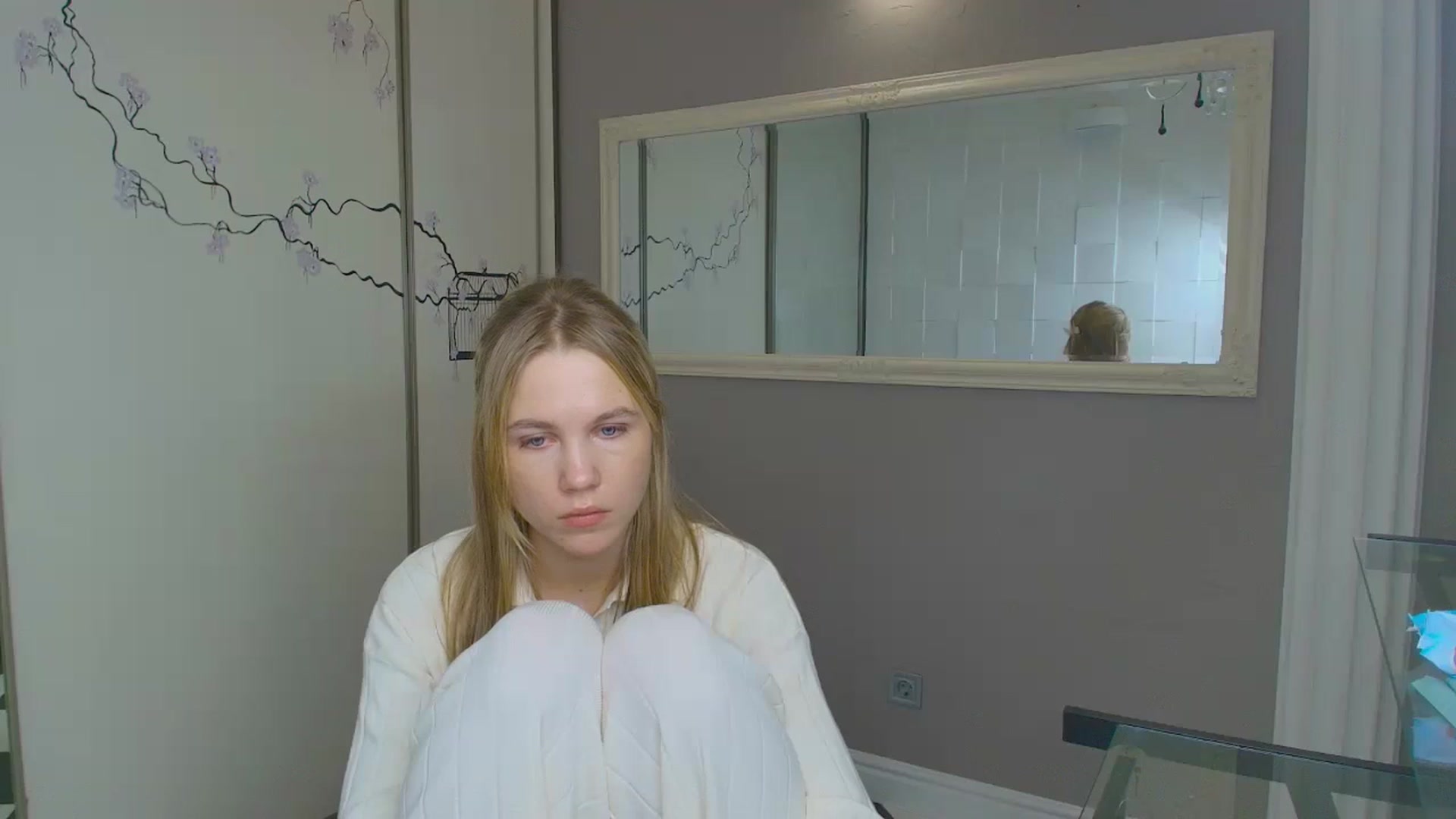 Gallery image thumbnail from Kate_Lewiss's myfreecams stream on, 11/26/2024, 11:29 image 14 of 20