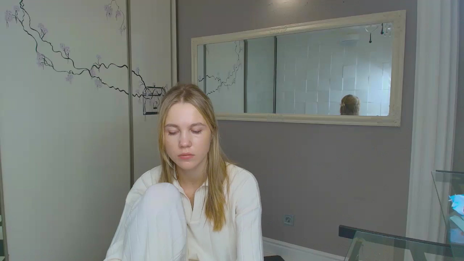 Gallery image thumbnail from Kate_Lewiss's myfreecams stream on, 11/26/2024, 11:29 image 4 of 20