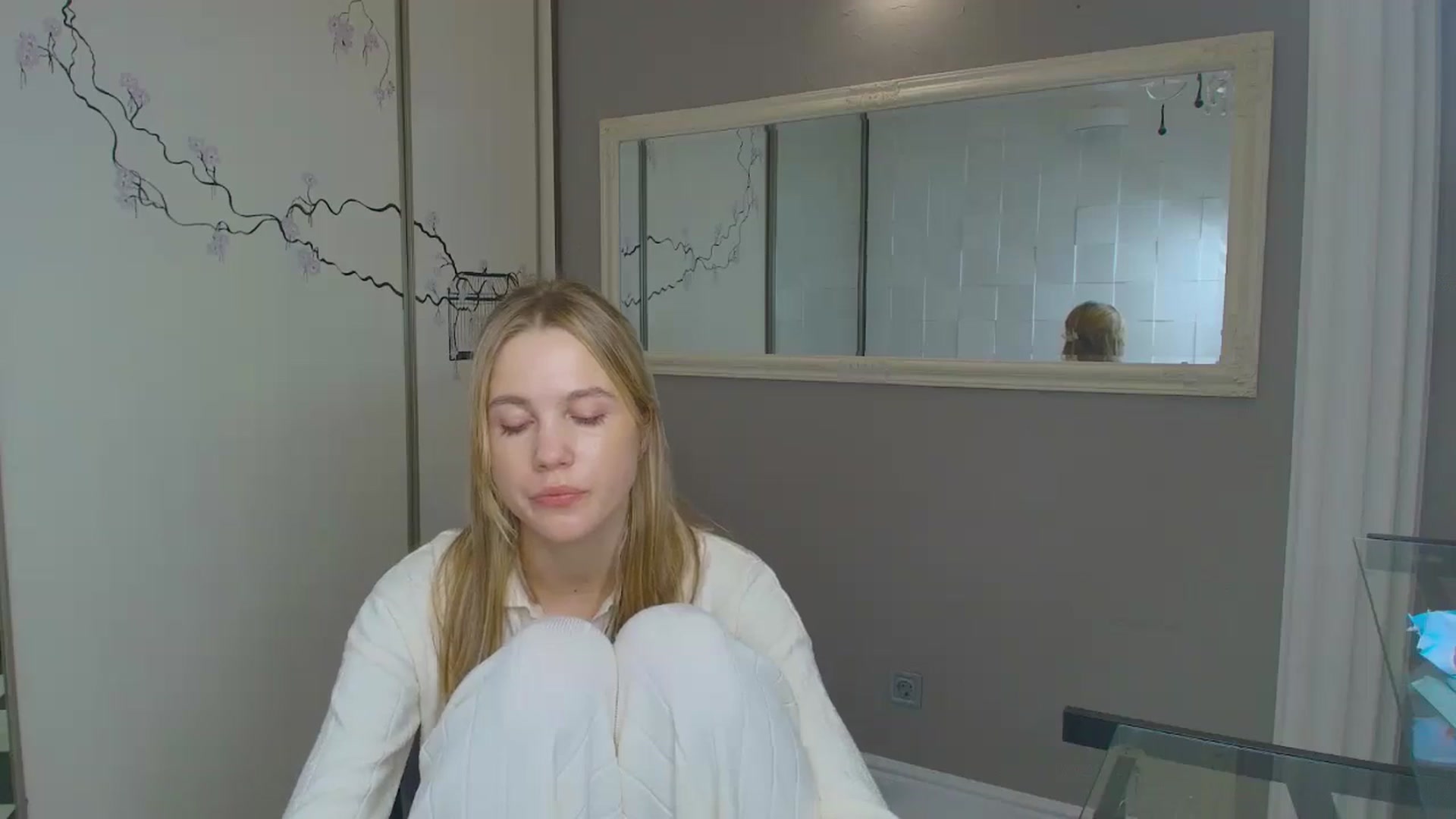 Gallery image thumbnail from Kate_Lewiss's myfreecams stream on, 11/26/2024, 11:29 image 16 of 20
