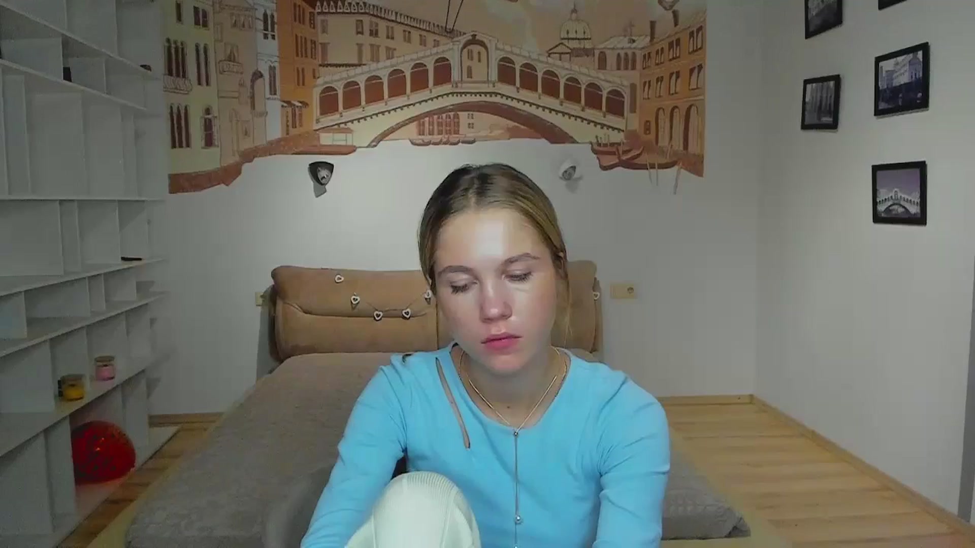 Gallery image thumbnail from Kate_Lewiss's myfreecams stream on, 11/27/2024, 10:52 image 14 of 20