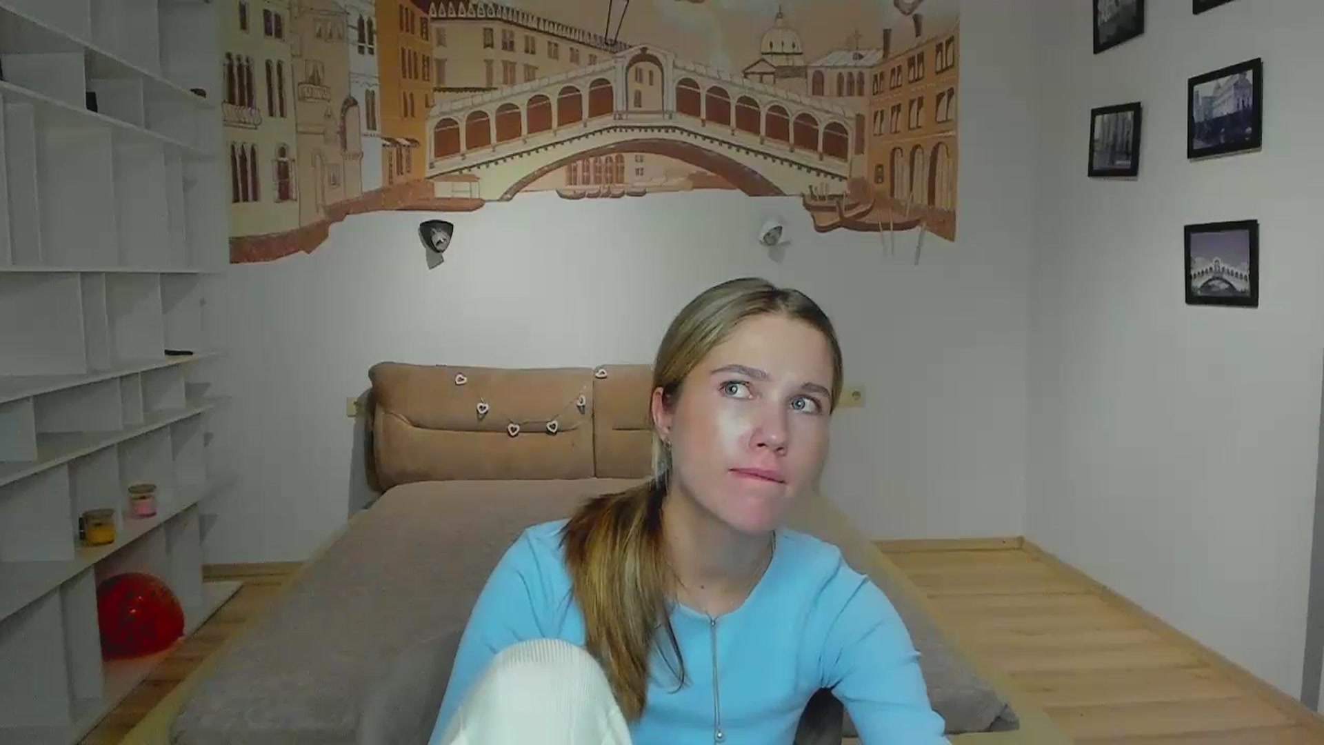 Gallery image thumbnail from Kate_Lewiss's myfreecams stream on, 11/27/2024, 10:52 image 5 of 20