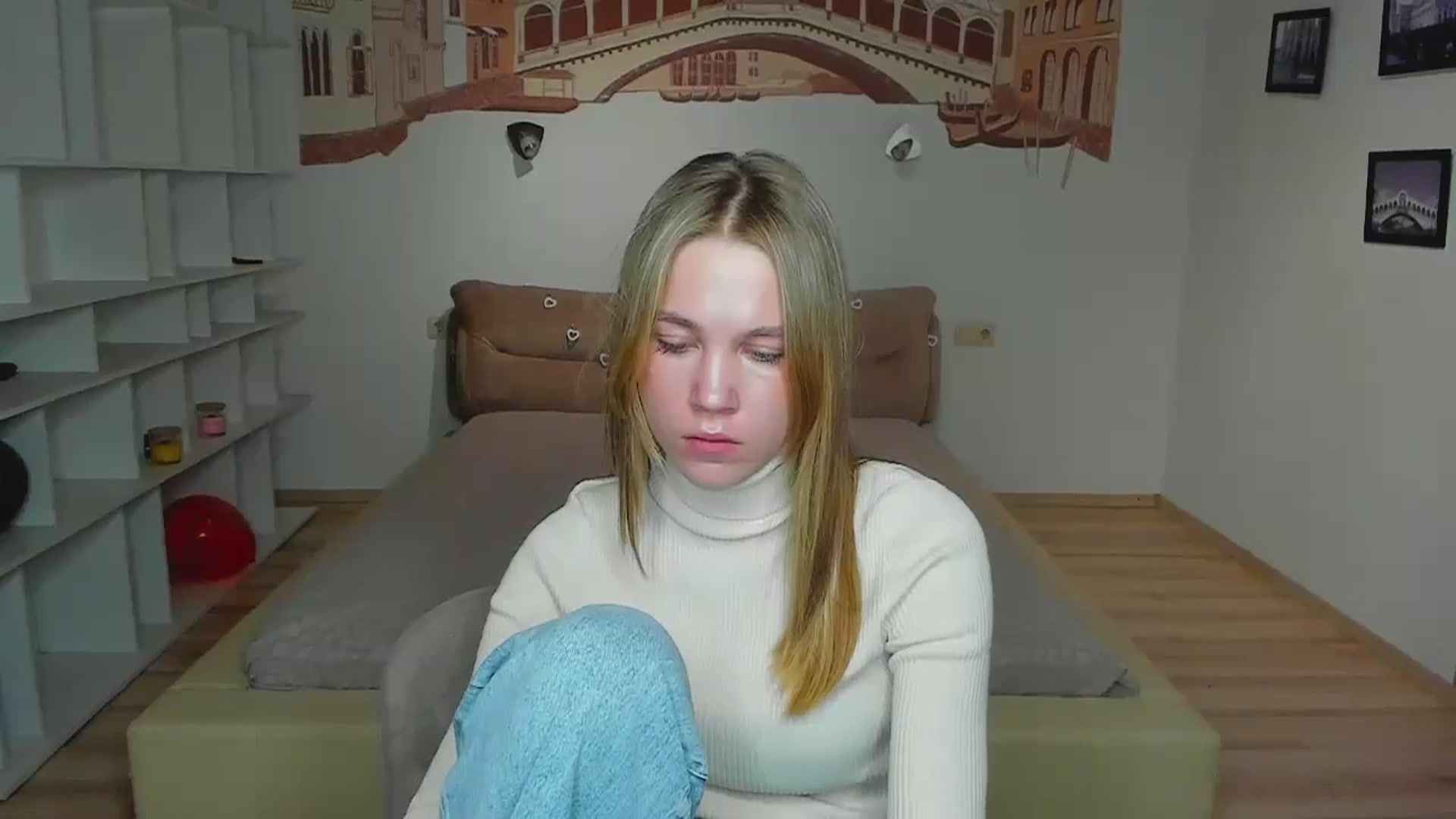 Gallery image thumbnail from Kate_Lewiss's myfreecams stream on, 11/28/2024, 07:55 image 5 of 20