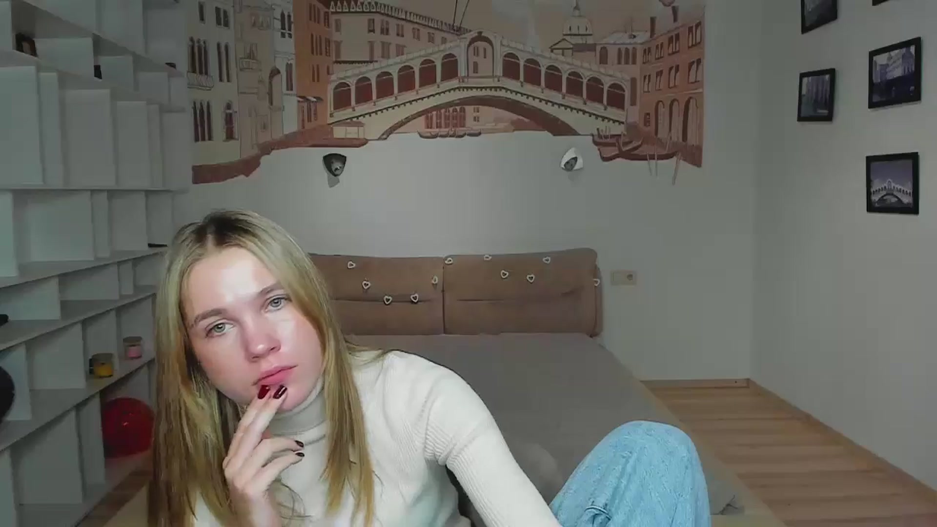 Gallery image thumbnail from Kate_Lewiss's myfreecams stream on, 11/28/2024, 12:11 image 12 of 20