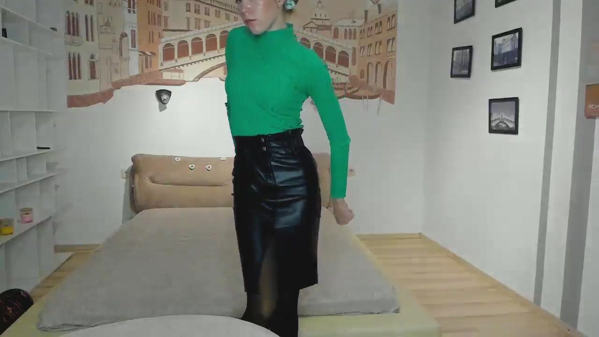 Gallery image thumbnail from Kate_Lewiss's myfreecams stream on, 12/02/2024, 10:45 image 16 of 20