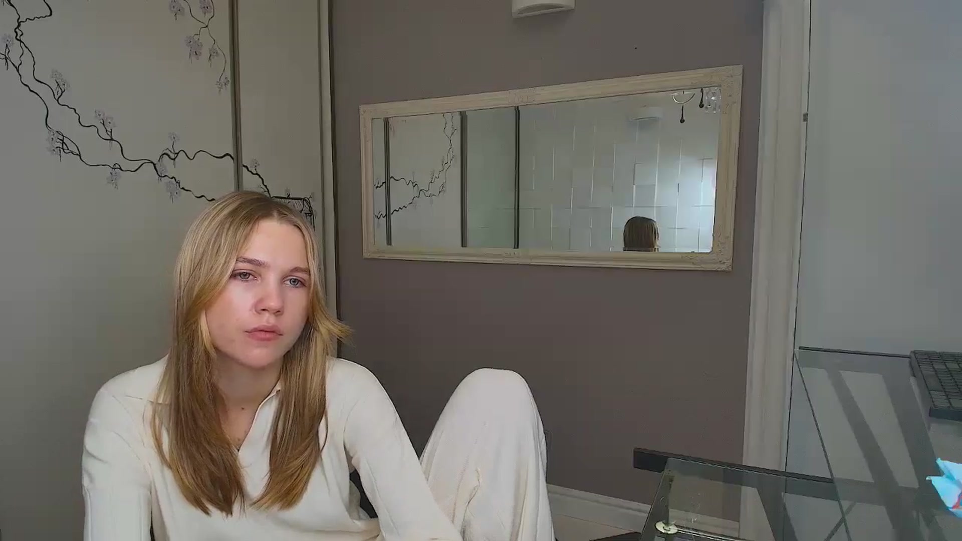 Gallery image thumbnail from Kate_Lewiss's myfreecams stream on, 12/05/2024, 09:51 image 9 of 20
