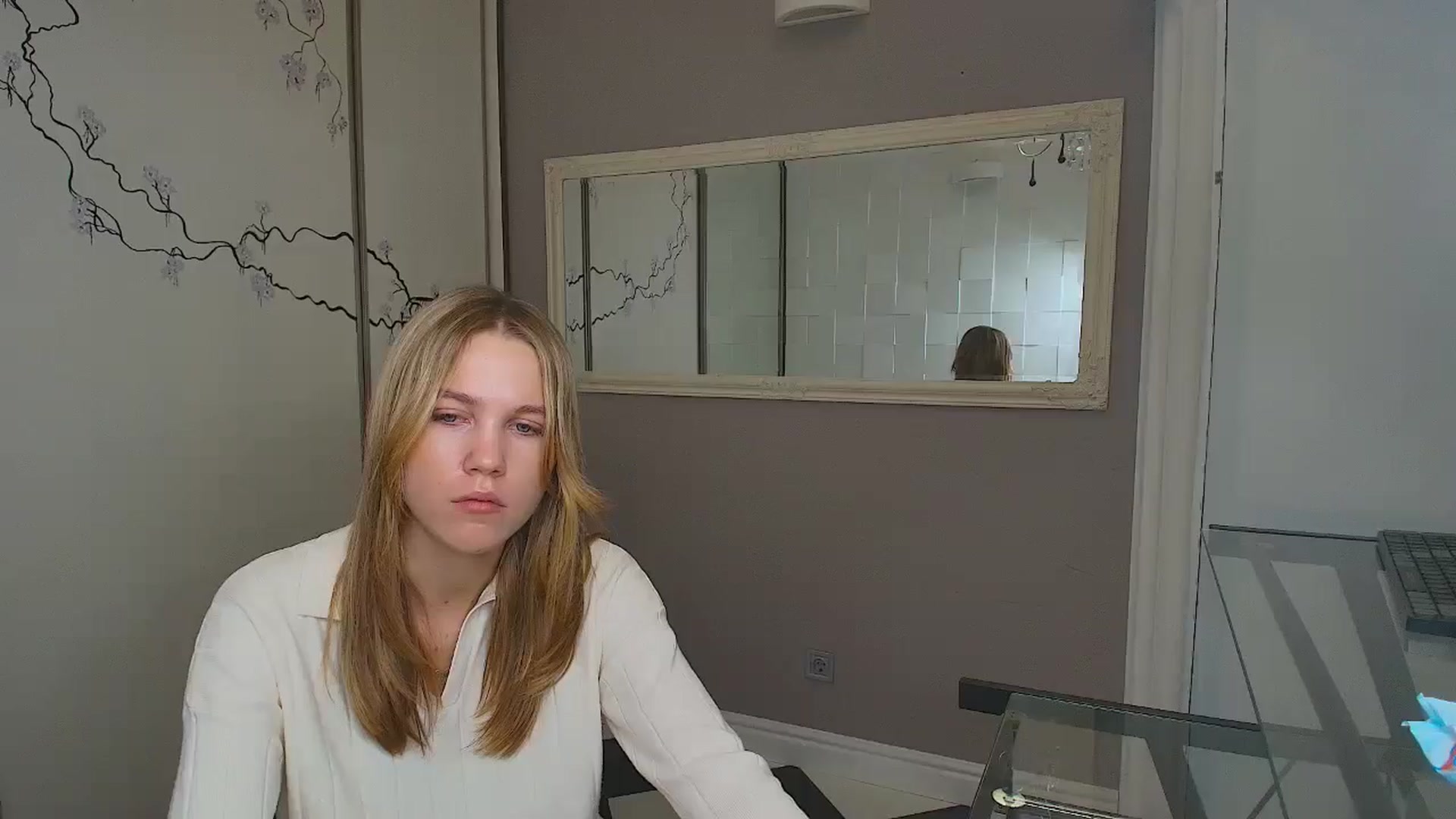 Gallery image thumbnail from Kate_Lewiss's myfreecams stream on, 12/05/2024, 10:10 image 1 of 20
