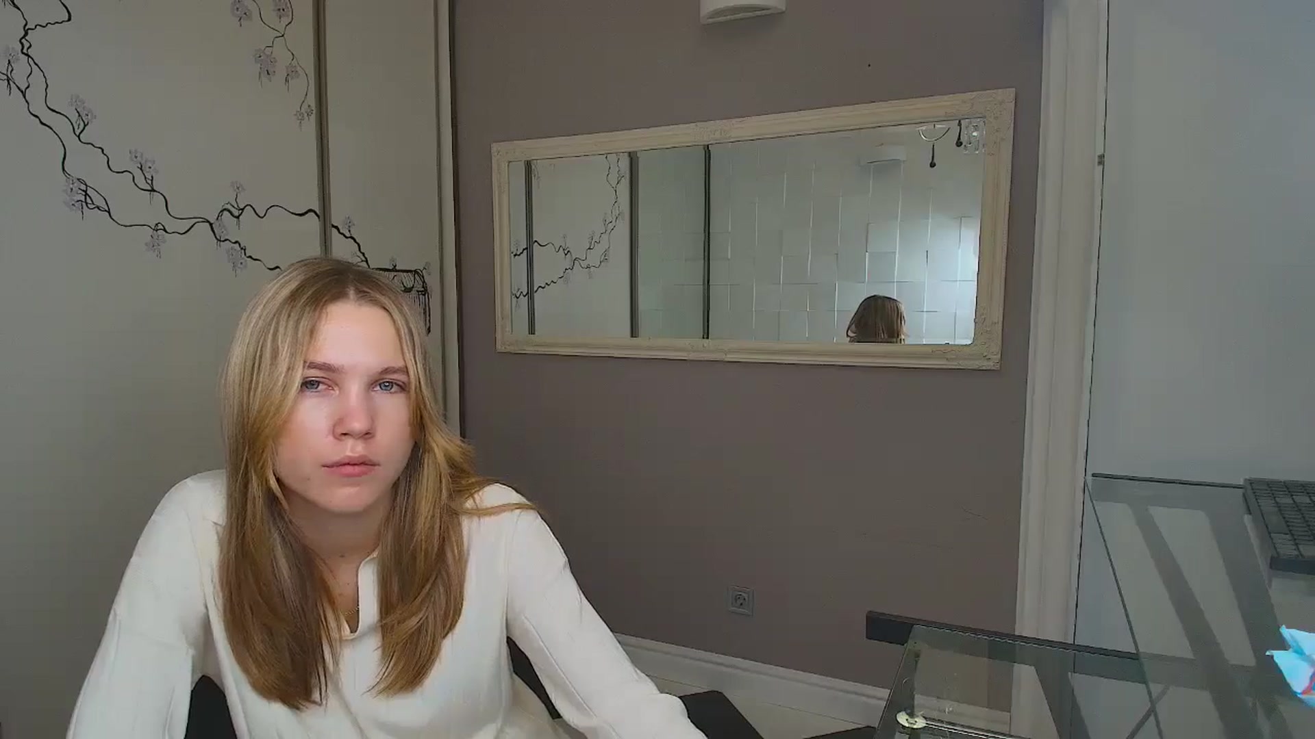 Gallery image thumbnail from Kate_Lewiss's myfreecams stream on, 12/05/2024, 10:10 image 14 of 20