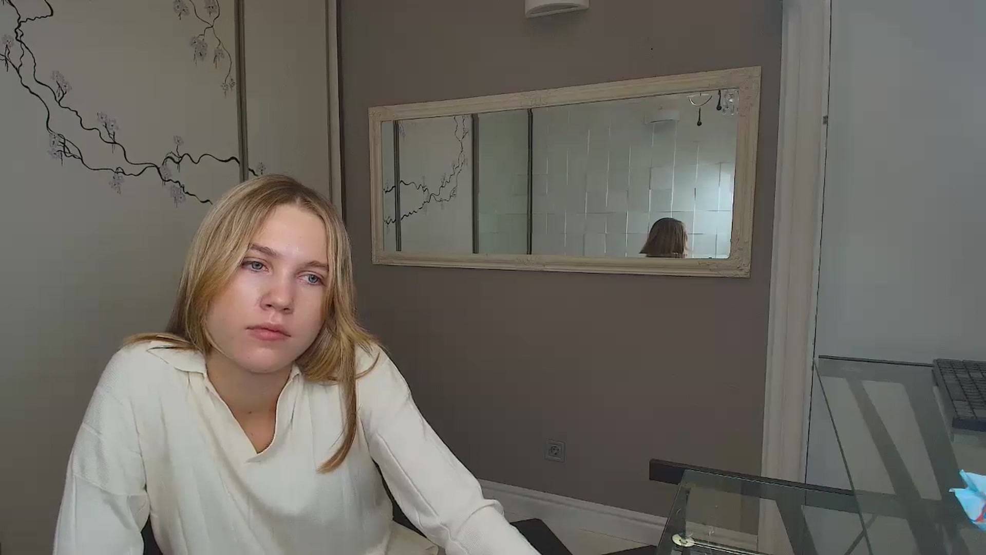 Gallery image thumbnail from Kate_Lewiss's myfreecams stream on, 12/05/2024, 10:10 image 16 of 20