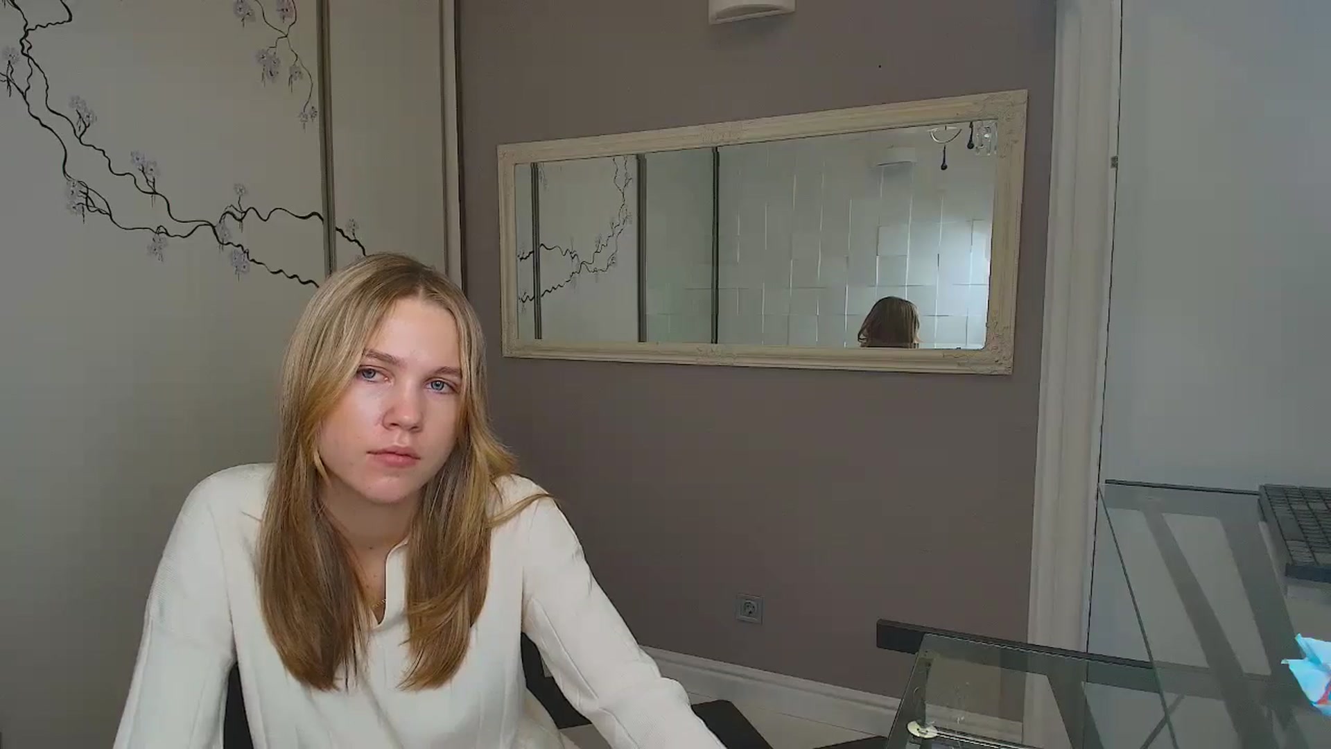 Gallery image thumbnail from Kate_Lewiss's myfreecams stream on, 12/05/2024, 10:10 image 15 of 20