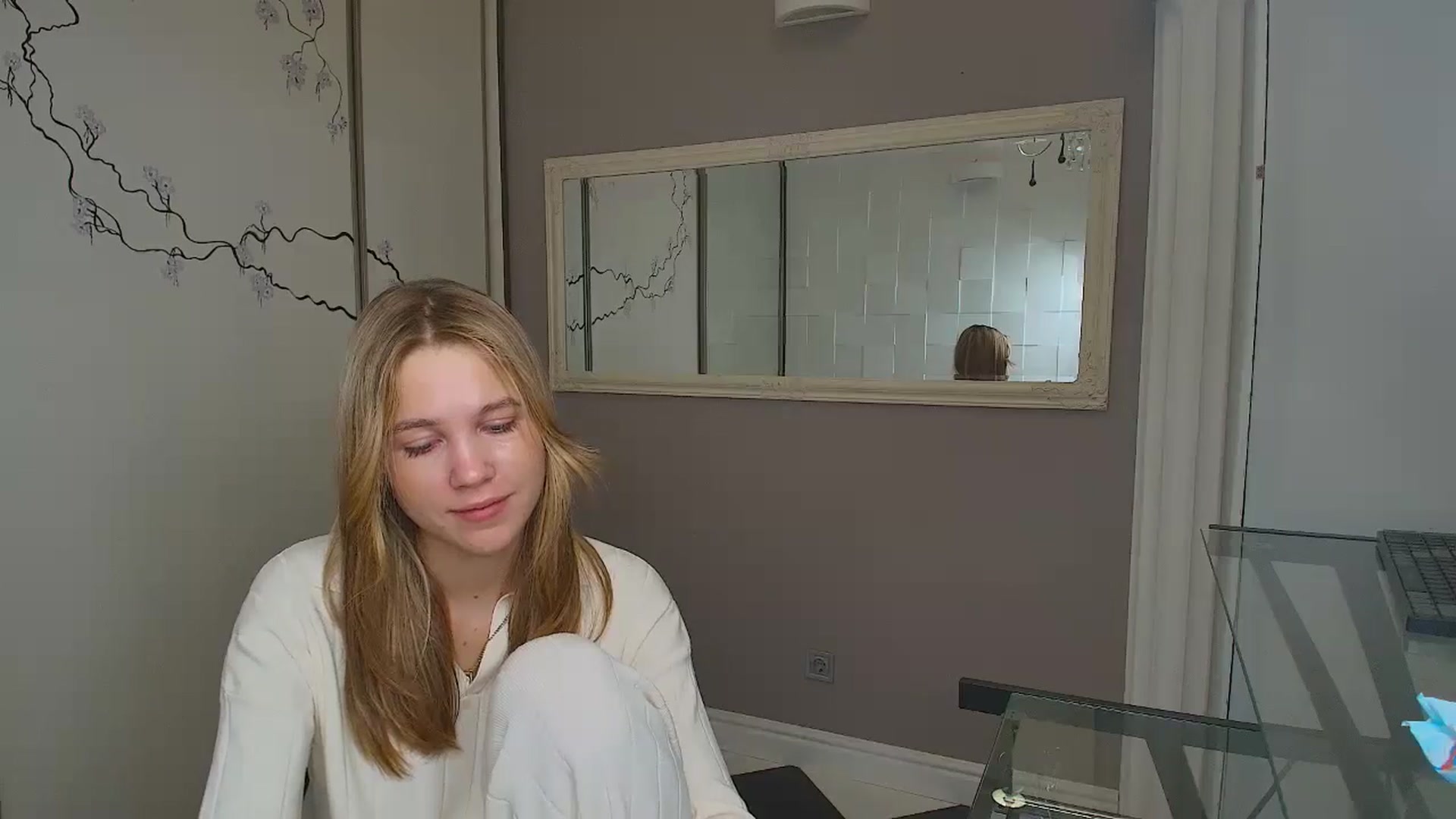 Gallery image thumbnail from Kate_Lewiss's myfreecams stream on, 12/05/2024, 11:54 image 3 of 20